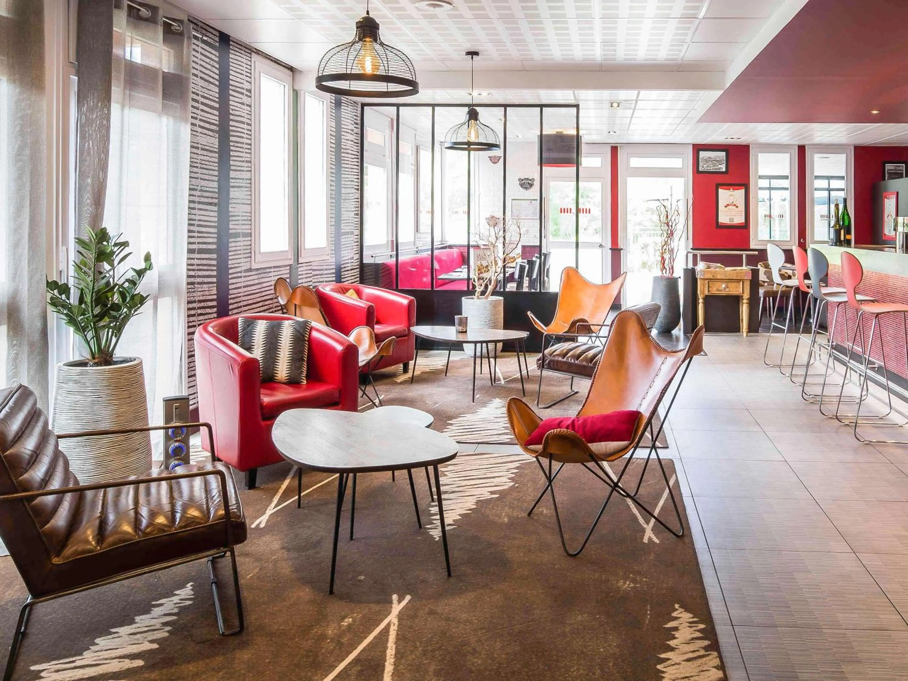 Lounge or bar in ibis Antibes Sophia-Antipolis