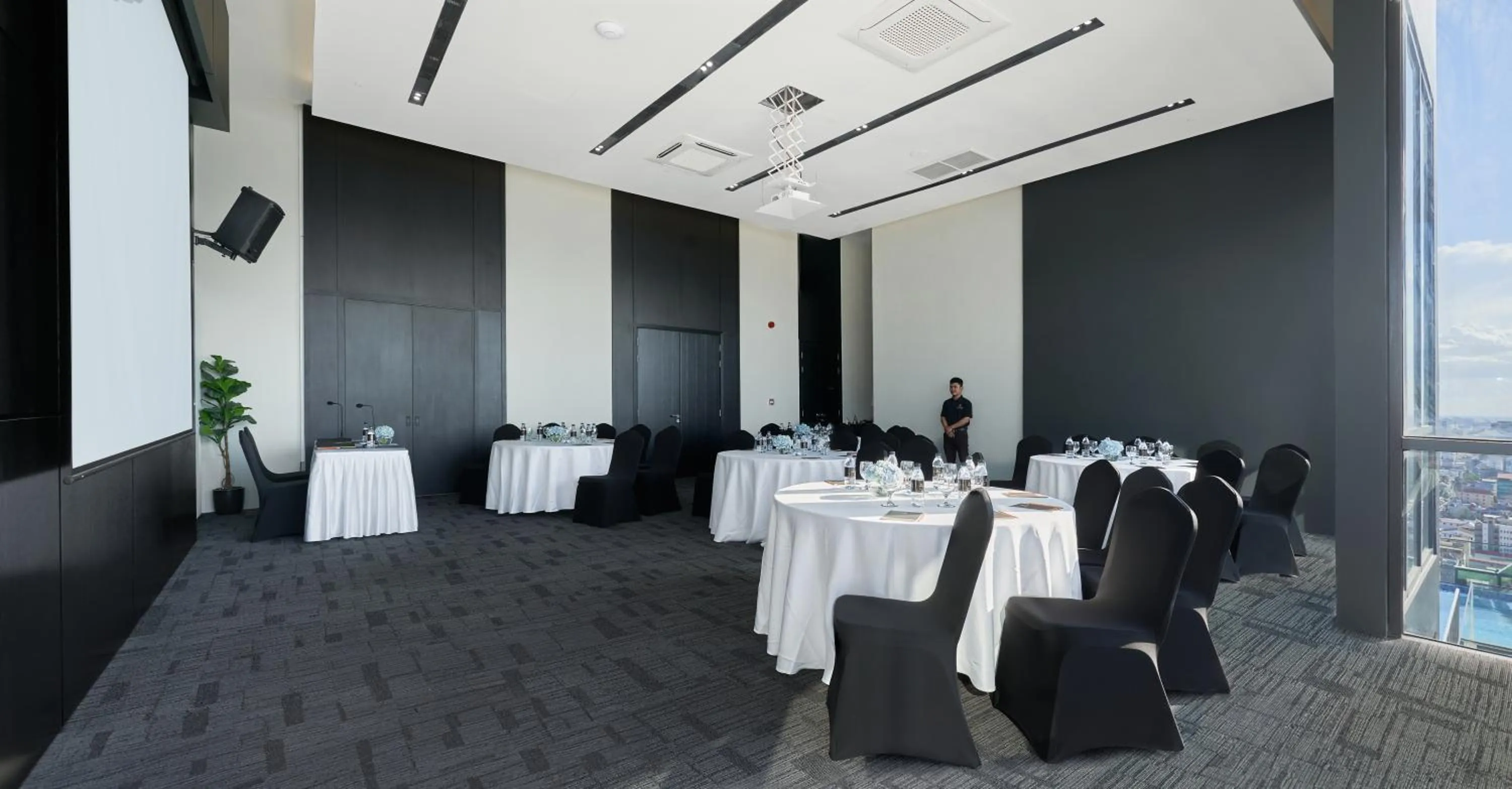 Meeting/conference room in Luxcity Hotel & Apartment