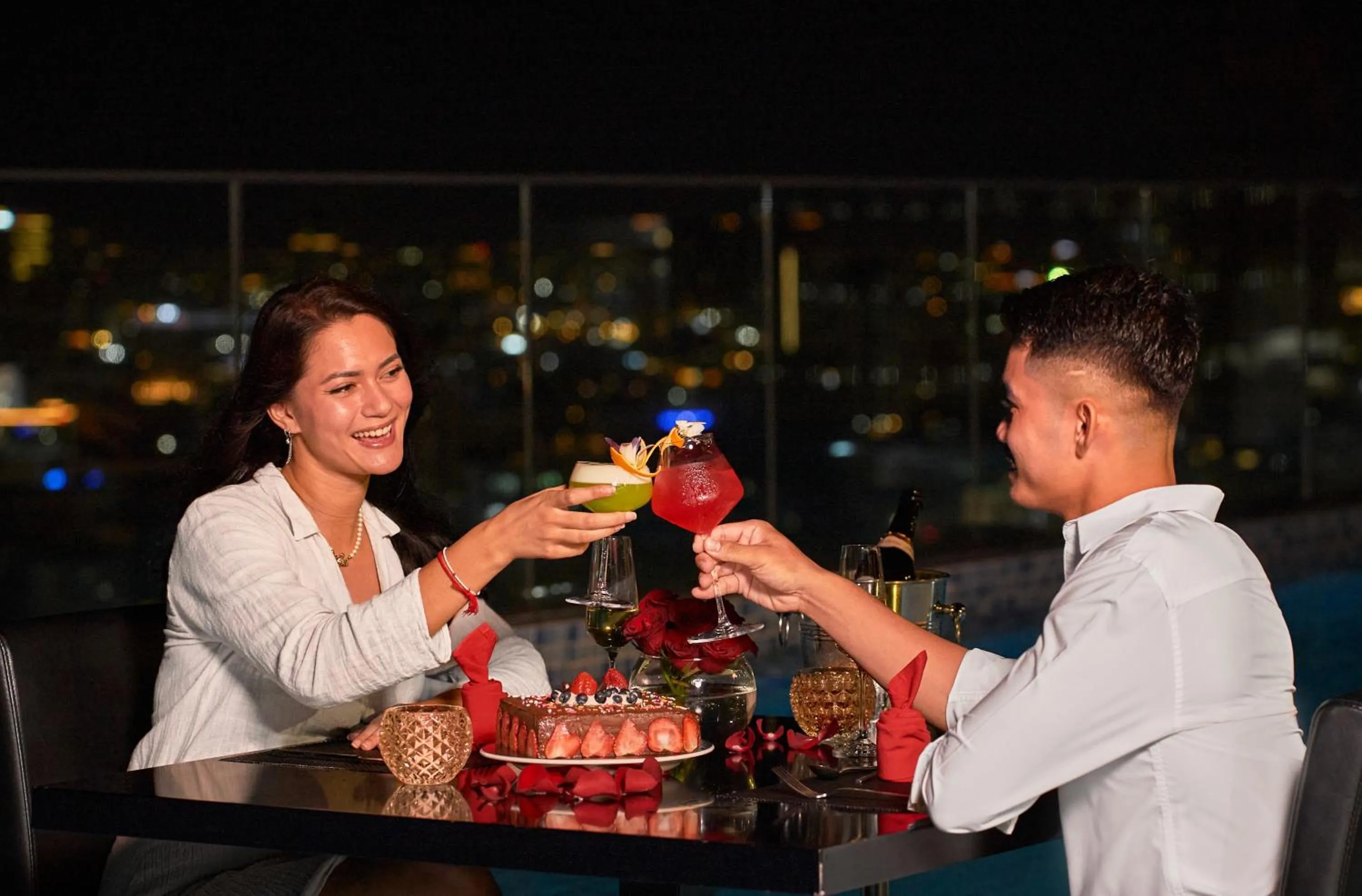 Swimming pool in Luxcity Hotel & Apartment