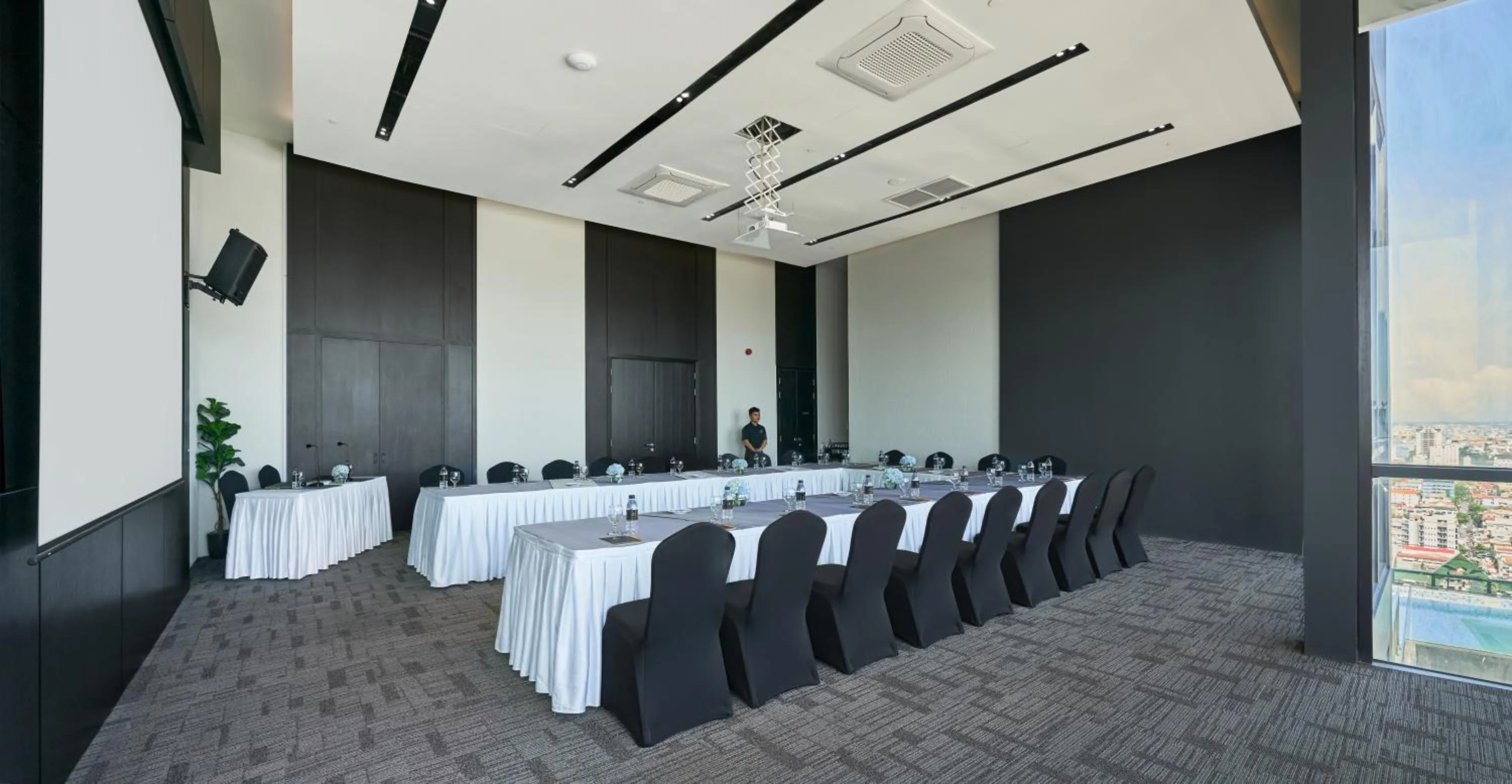 Meeting/conference room in Luxcity Hotel & Apartment