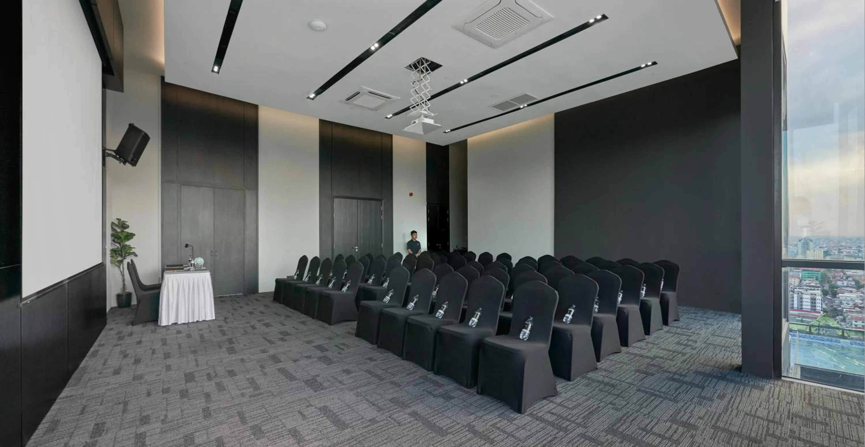 Meeting/conference room in Luxcity Hotel & Apartment