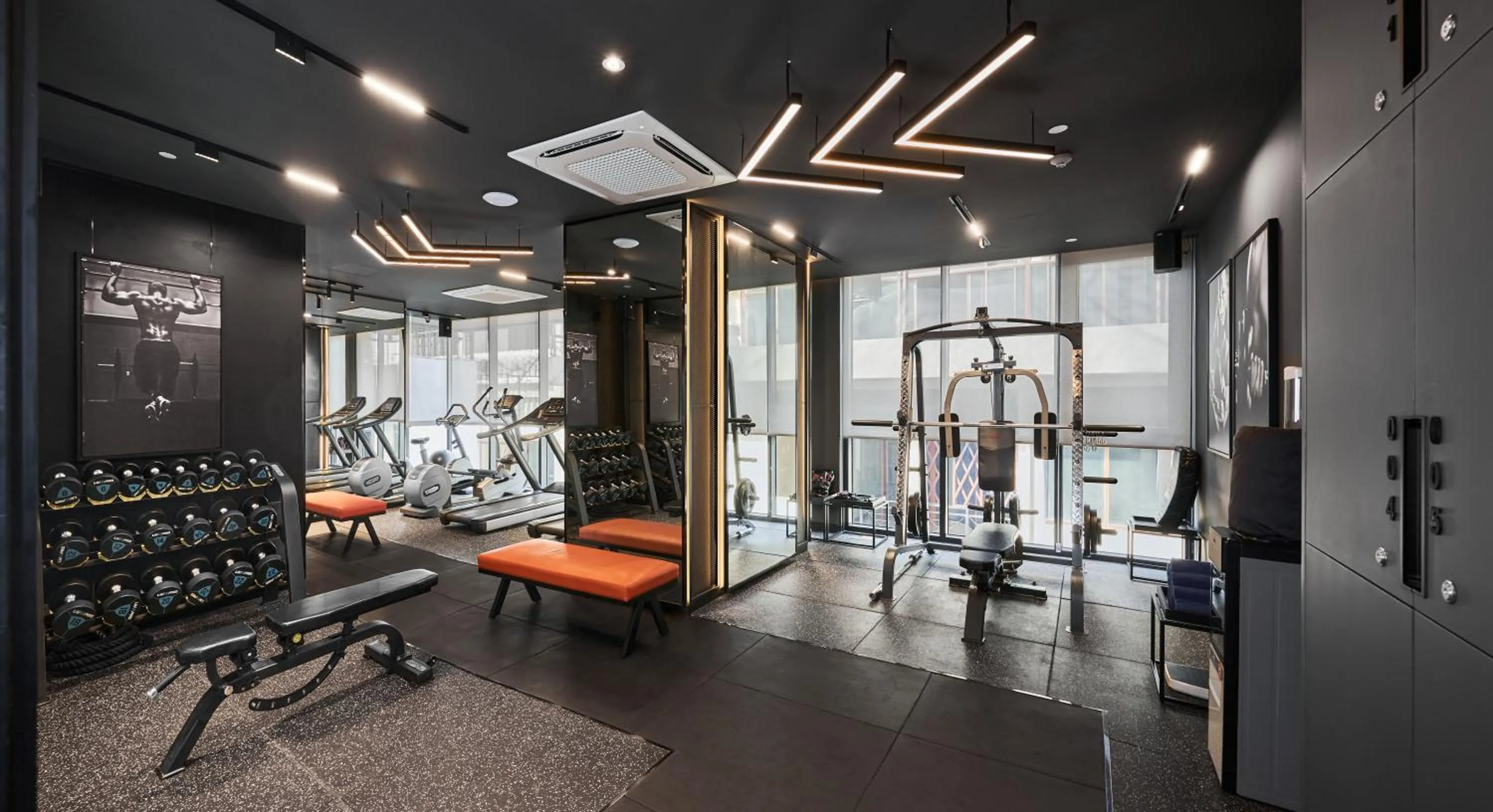 Fitness centre/facilities in Luxcity Hotel & Apartment