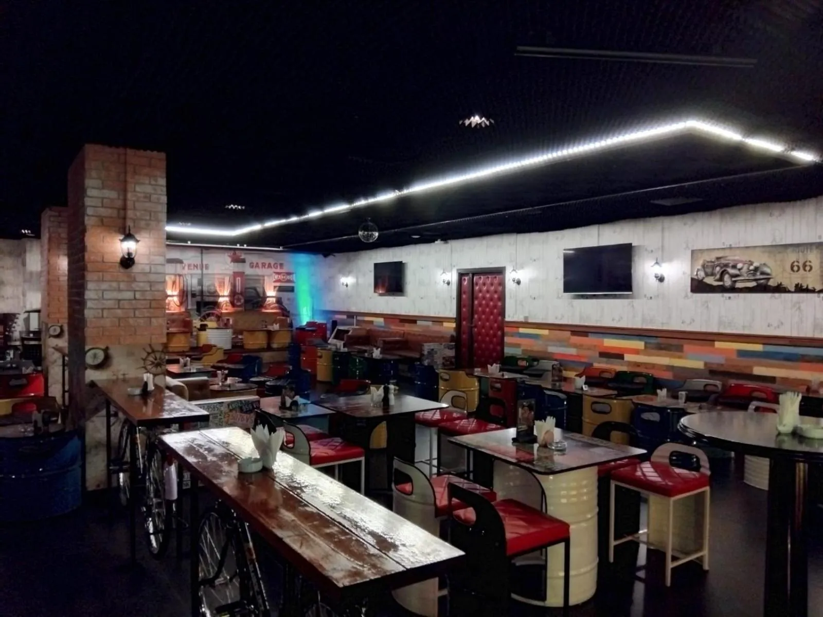 Lounge or bar in Swiss-Belinn Doha