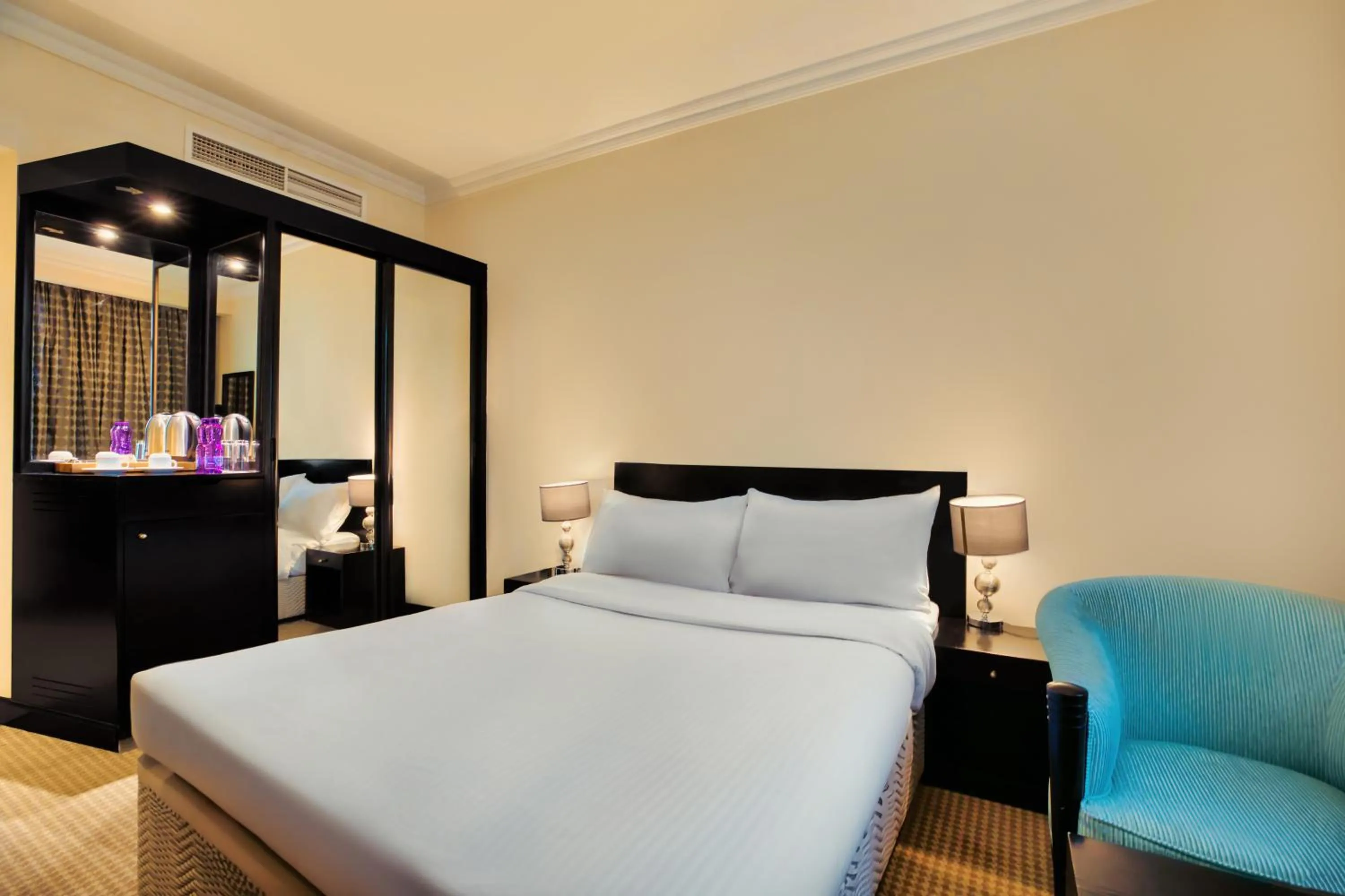 Photo of the whole room, Bed in Swiss-Belinn Doha