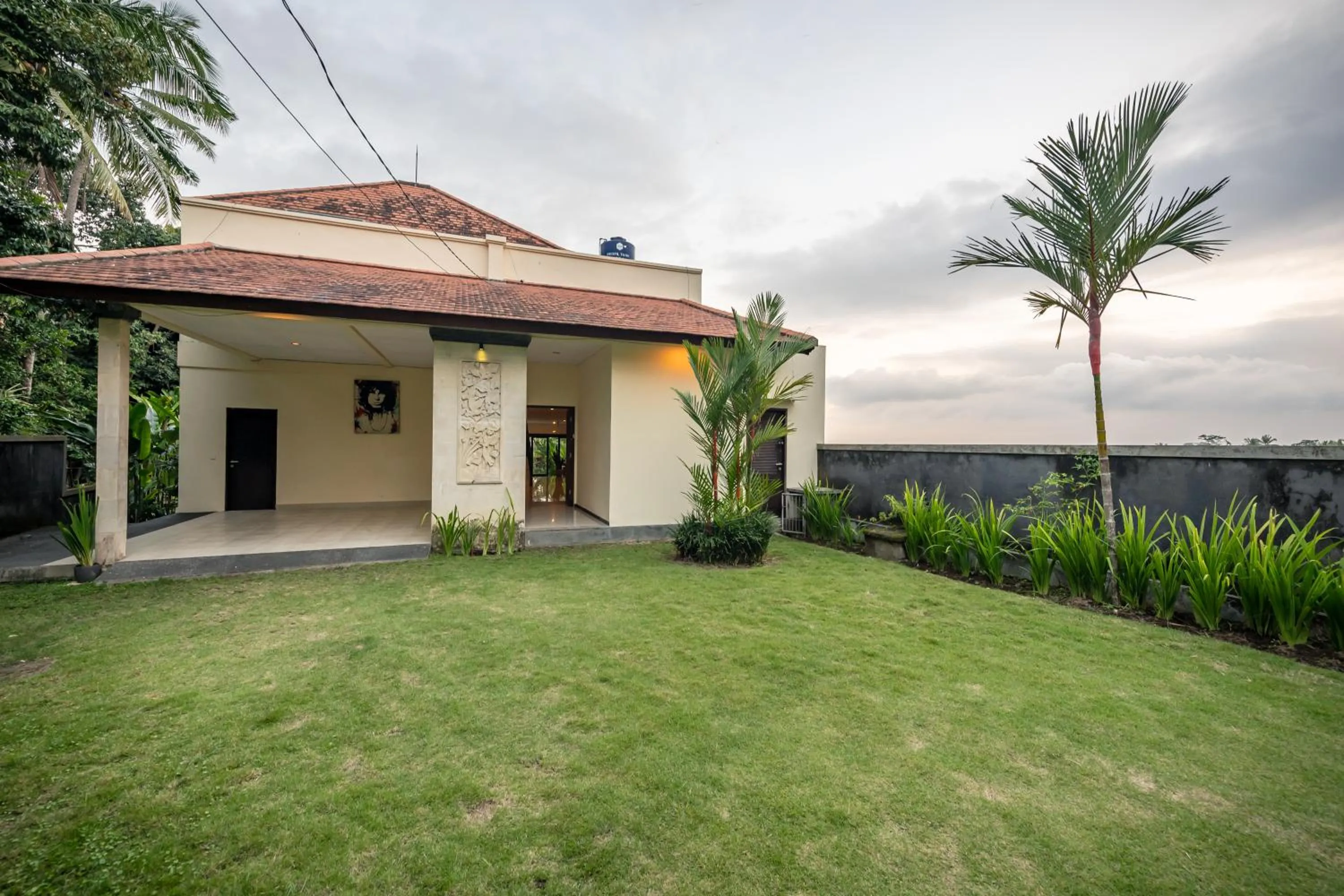 Property building in Mardika Private Villa