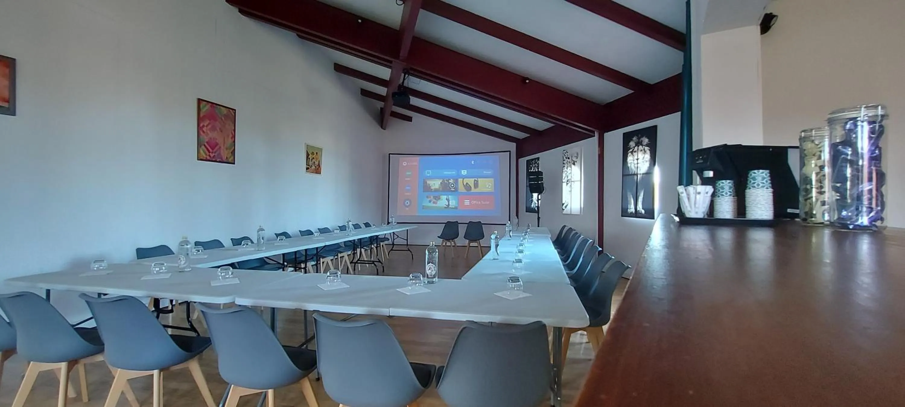 Business facilities in Tropic Hôtel