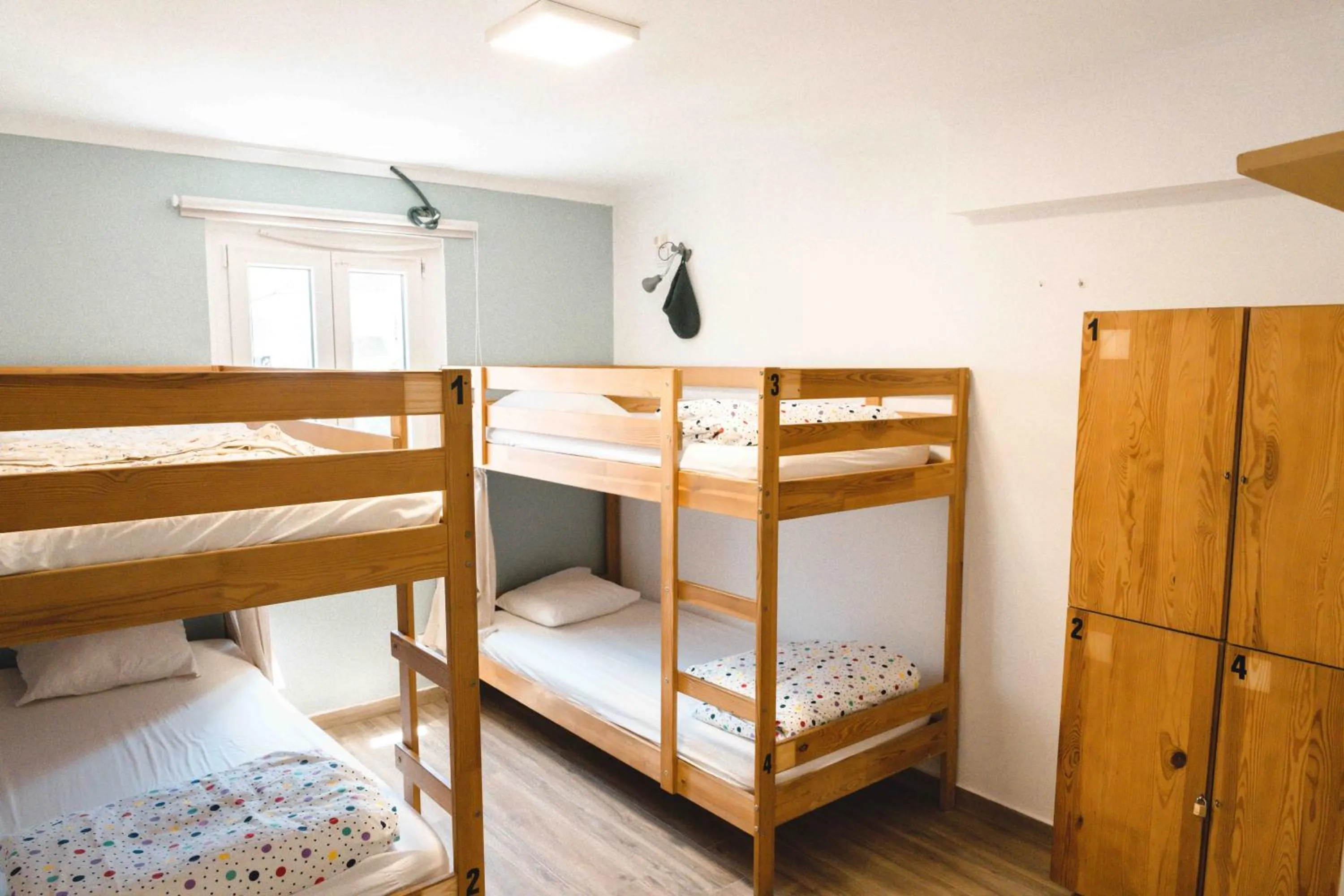 Bedroom, Bed in Cascais Bay Hostel