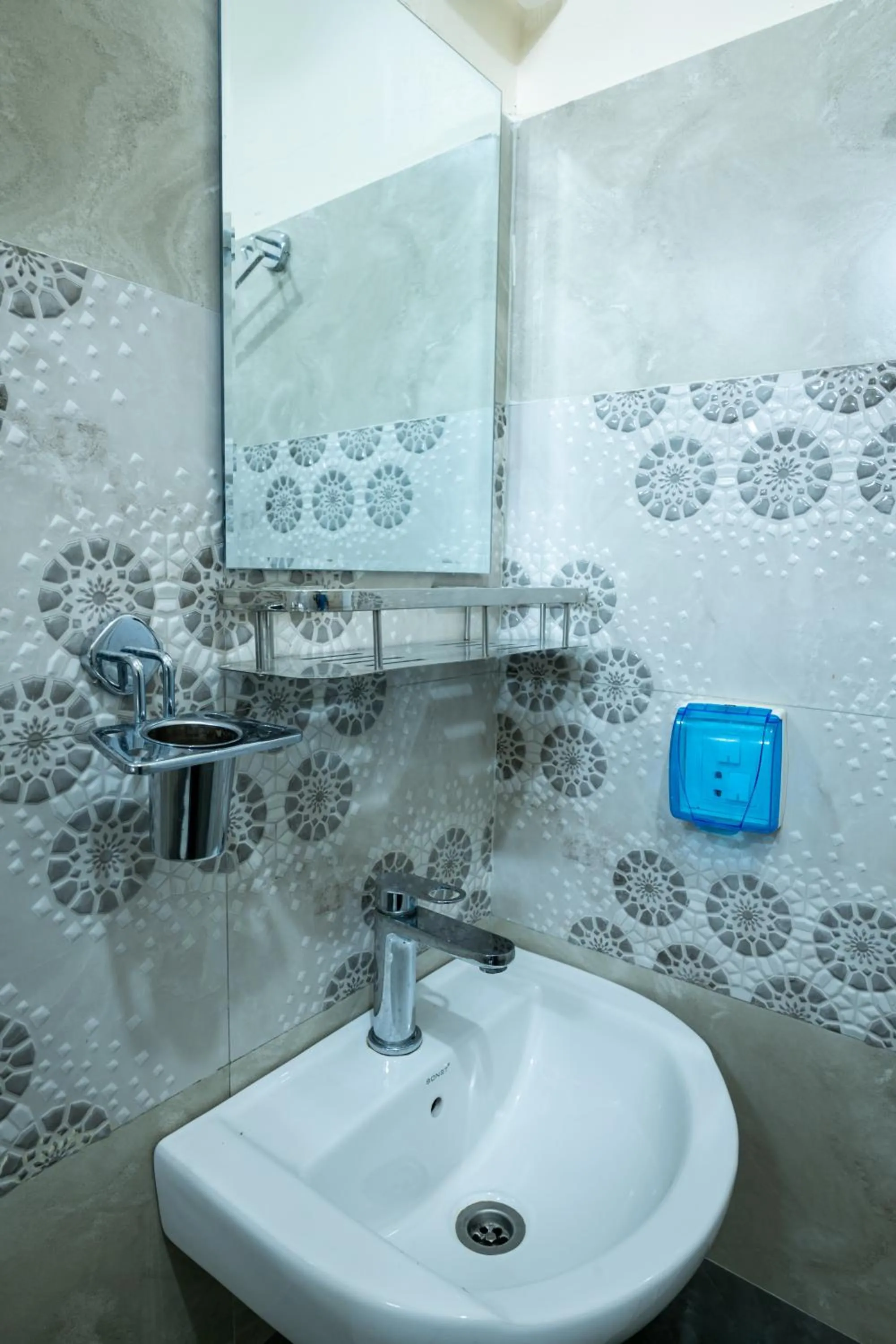 Shower in Pokhara Tourist Home