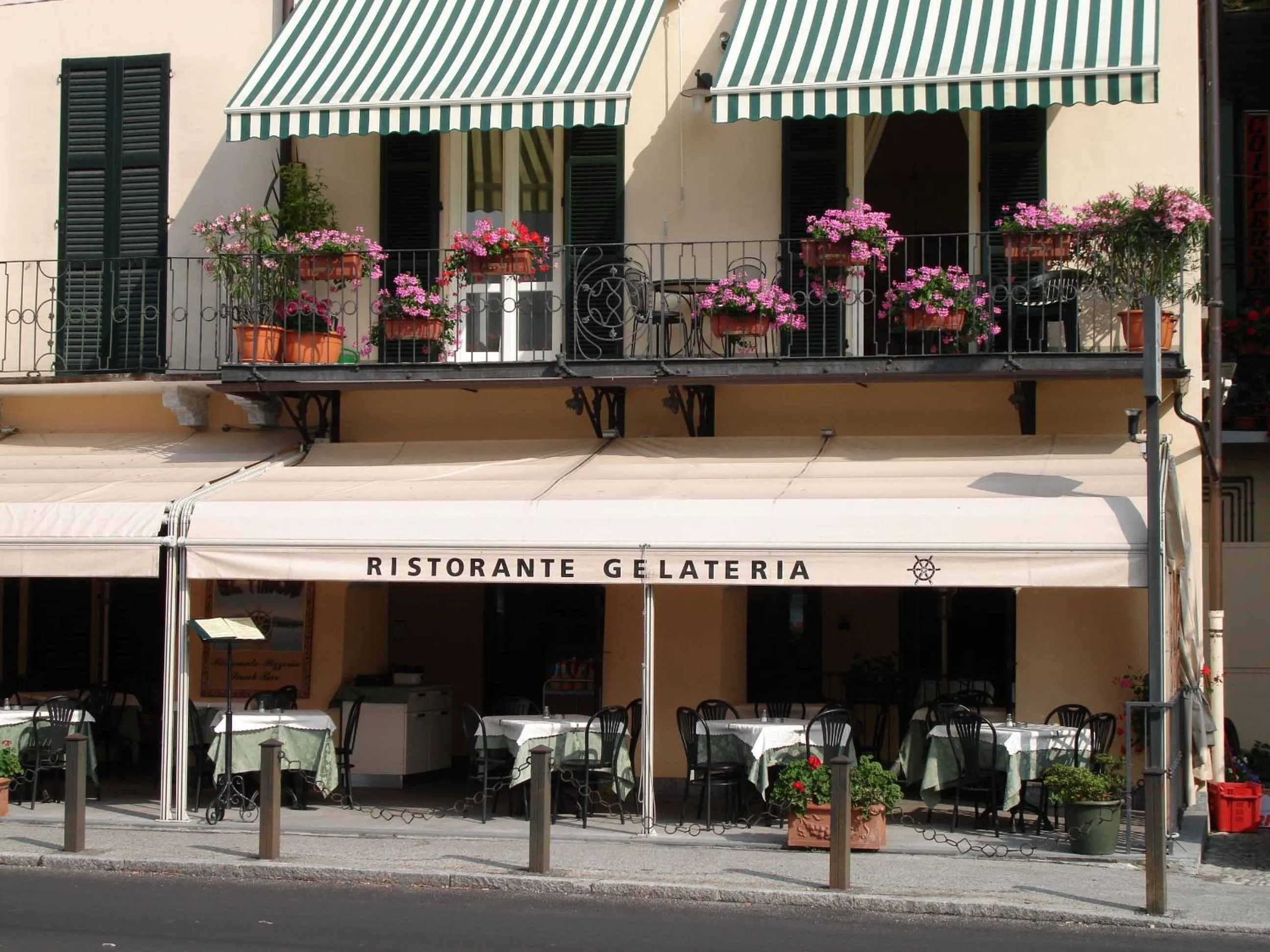 Property building in Tremezzo Bella Vista by LoveComo