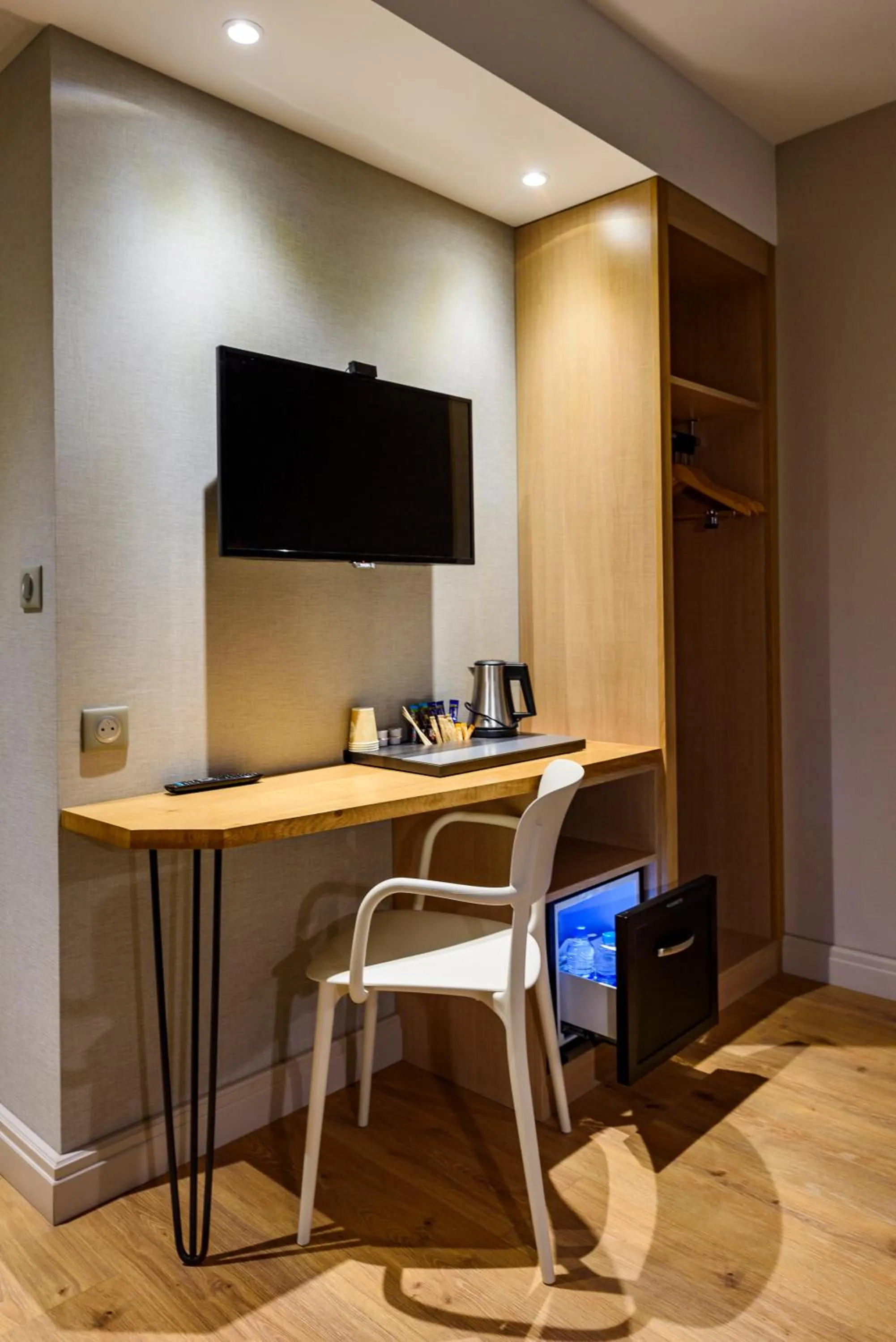 Coffee/tea facilities in Best Western Montecristo-Bastia