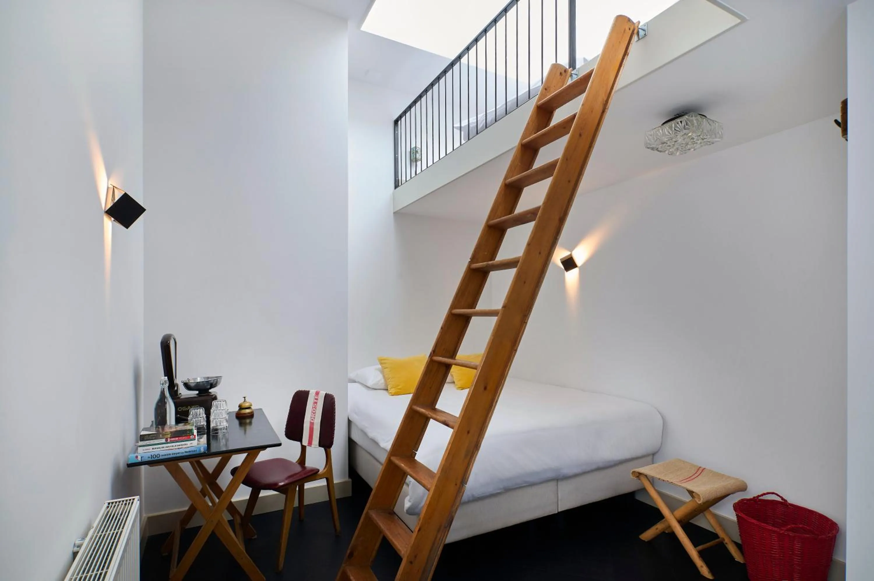 Bed in Hello I'm Local - Boutique Hostel