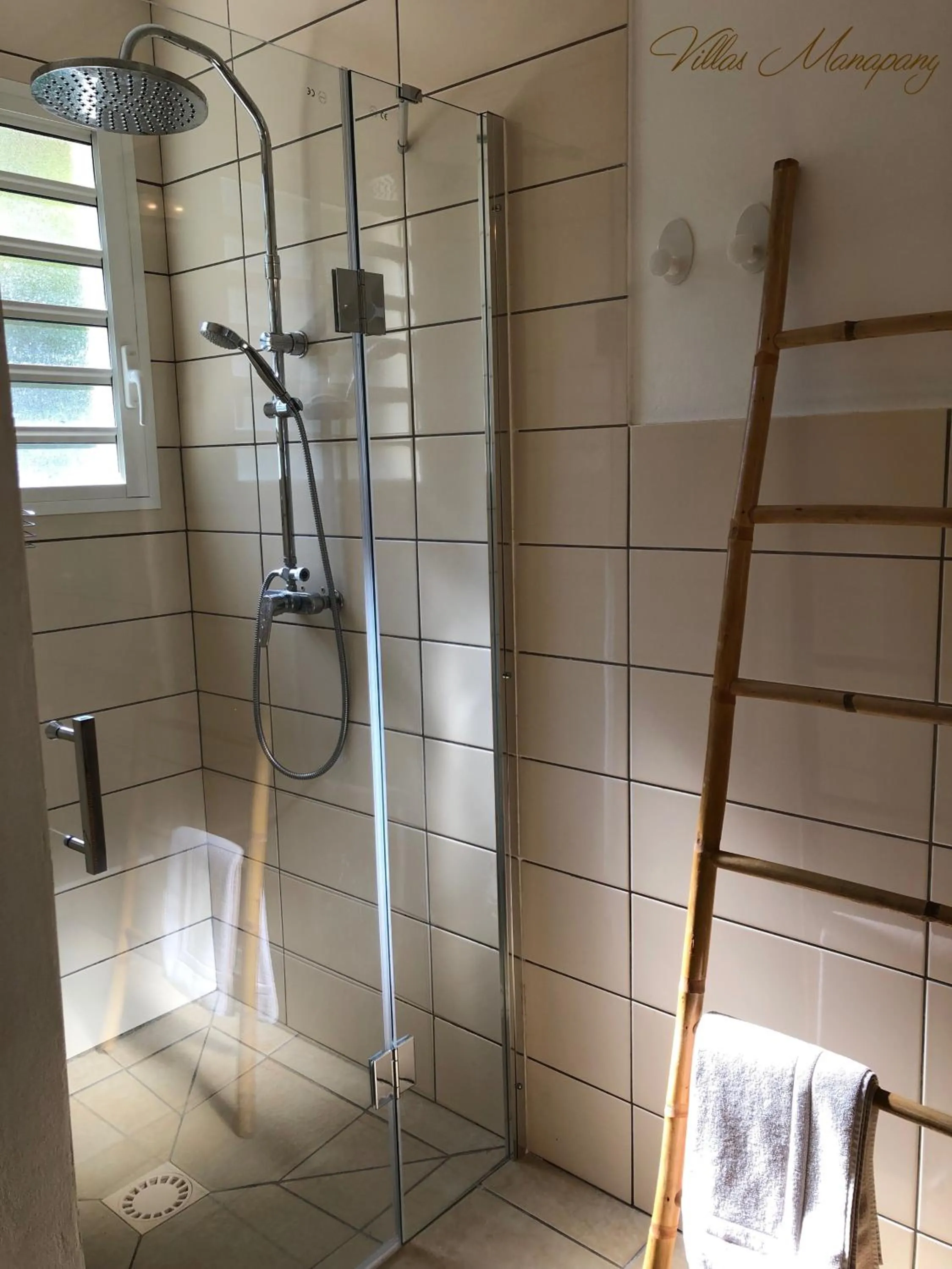 Shower in Villas Manapany