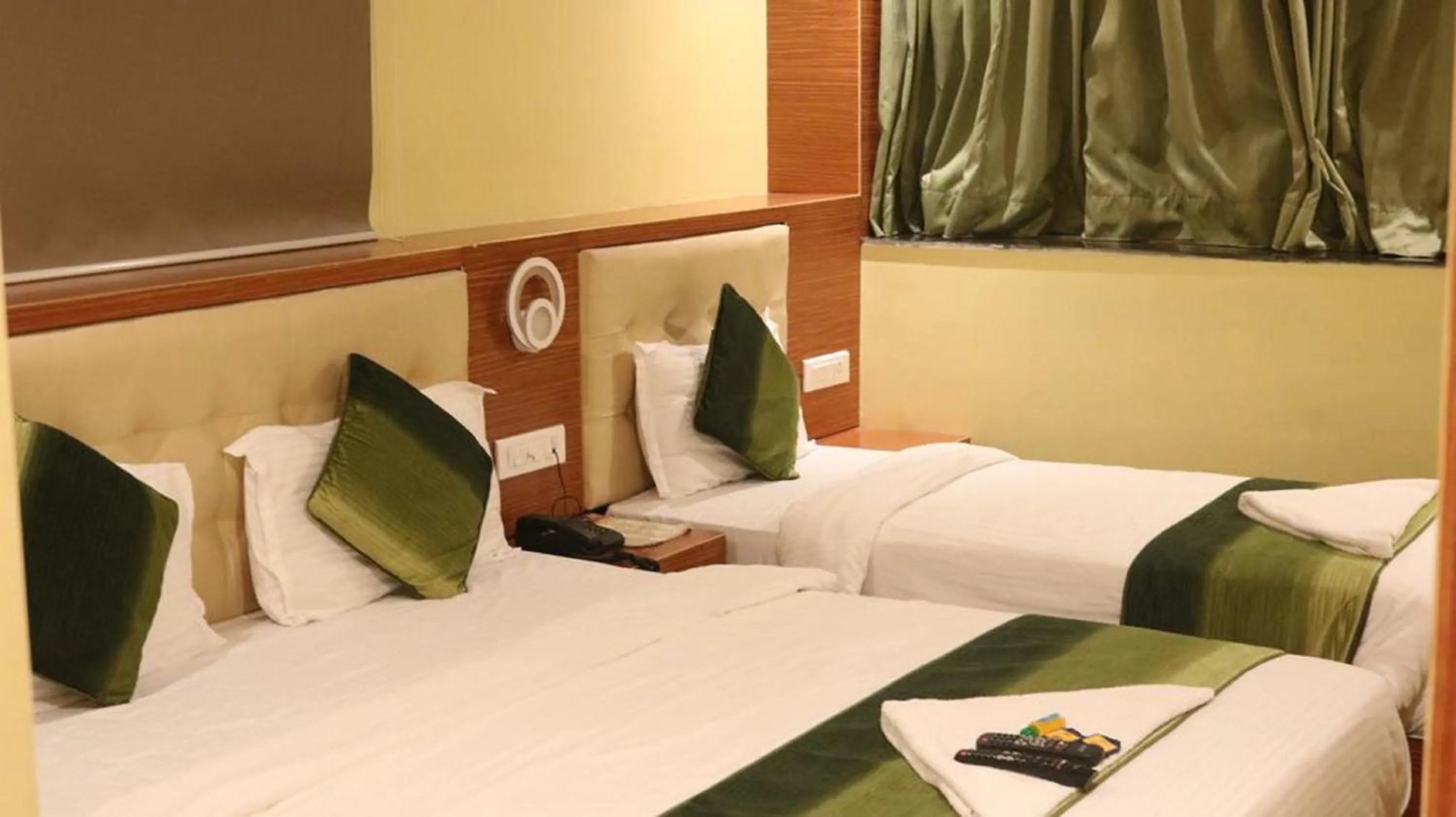 TV and multimedia, Bed in Aflon midc andheri east