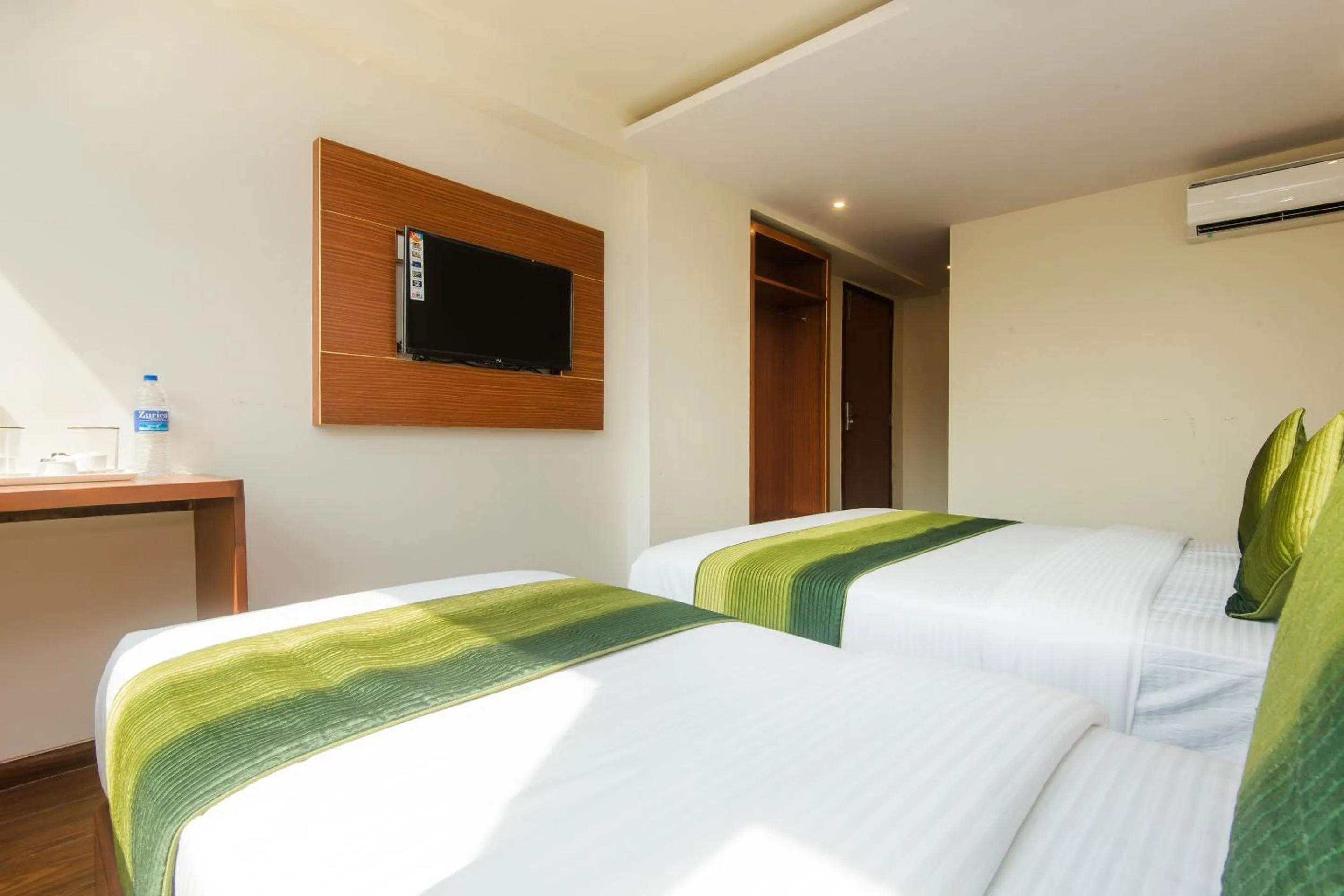 TV and multimedia, Bed in Aflon midc andheri east