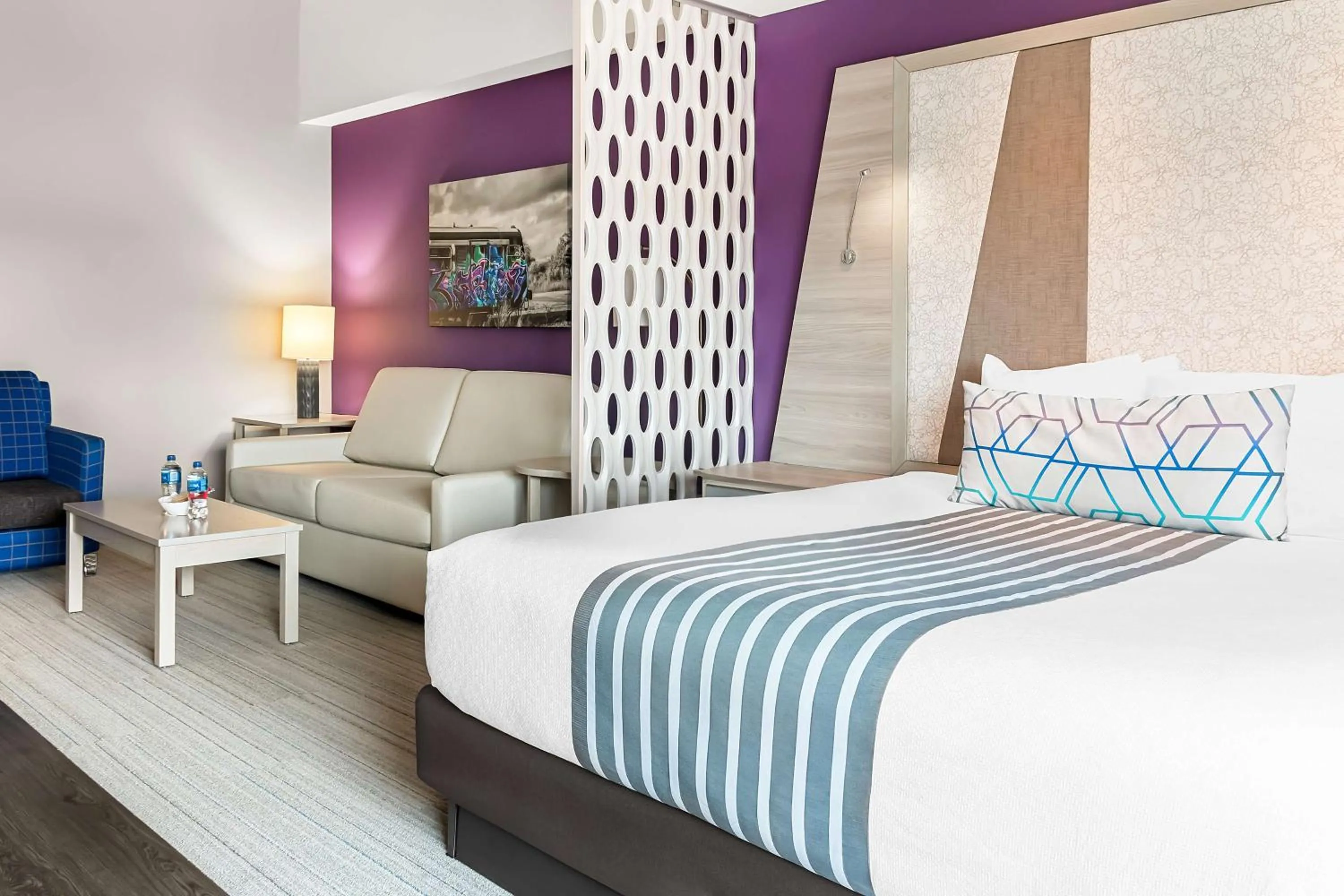 Bedroom, Bed in Best Western Premier Winnipeg East