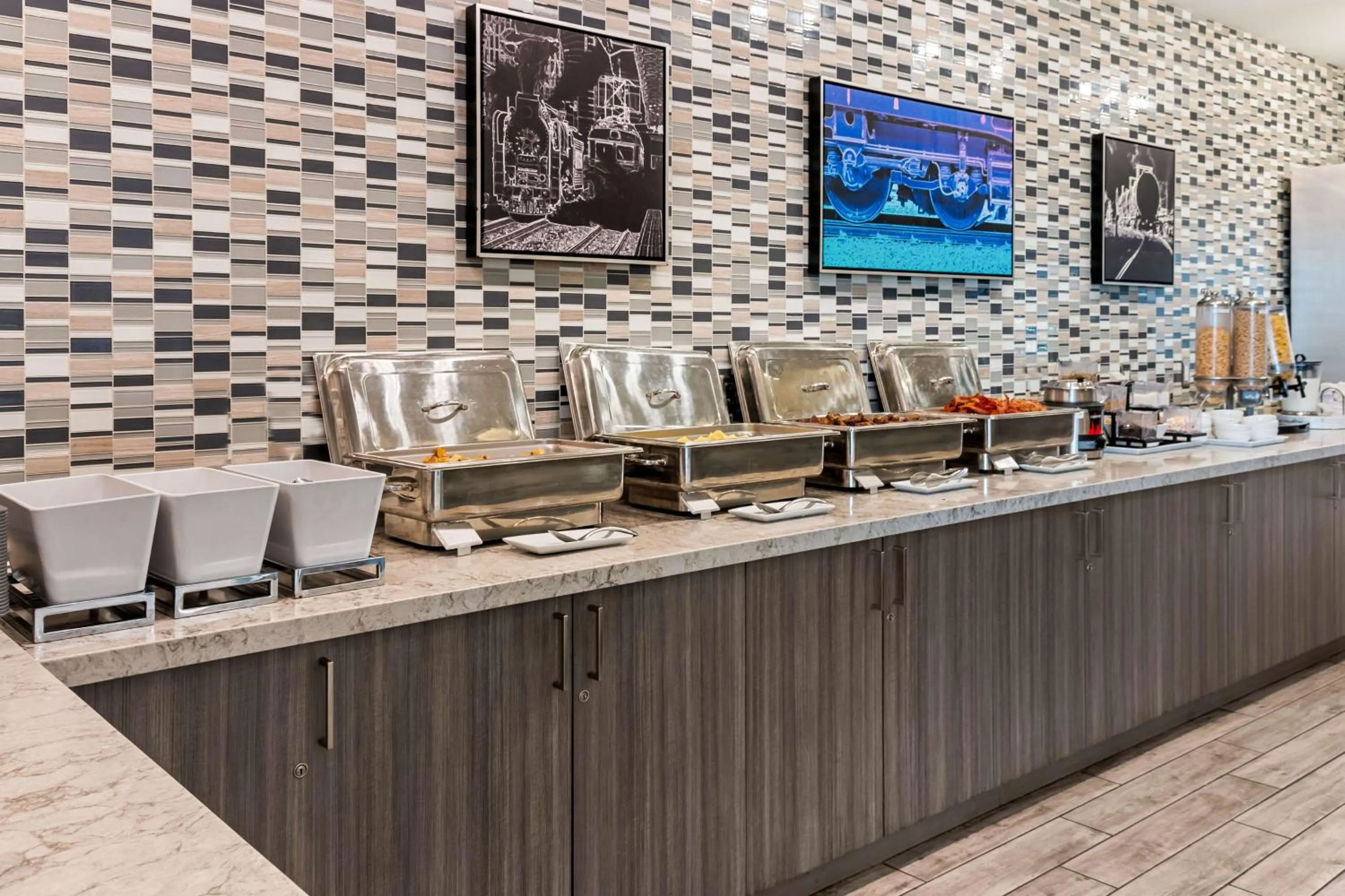 Restaurant/places to eat in Best Western Premier Winnipeg East