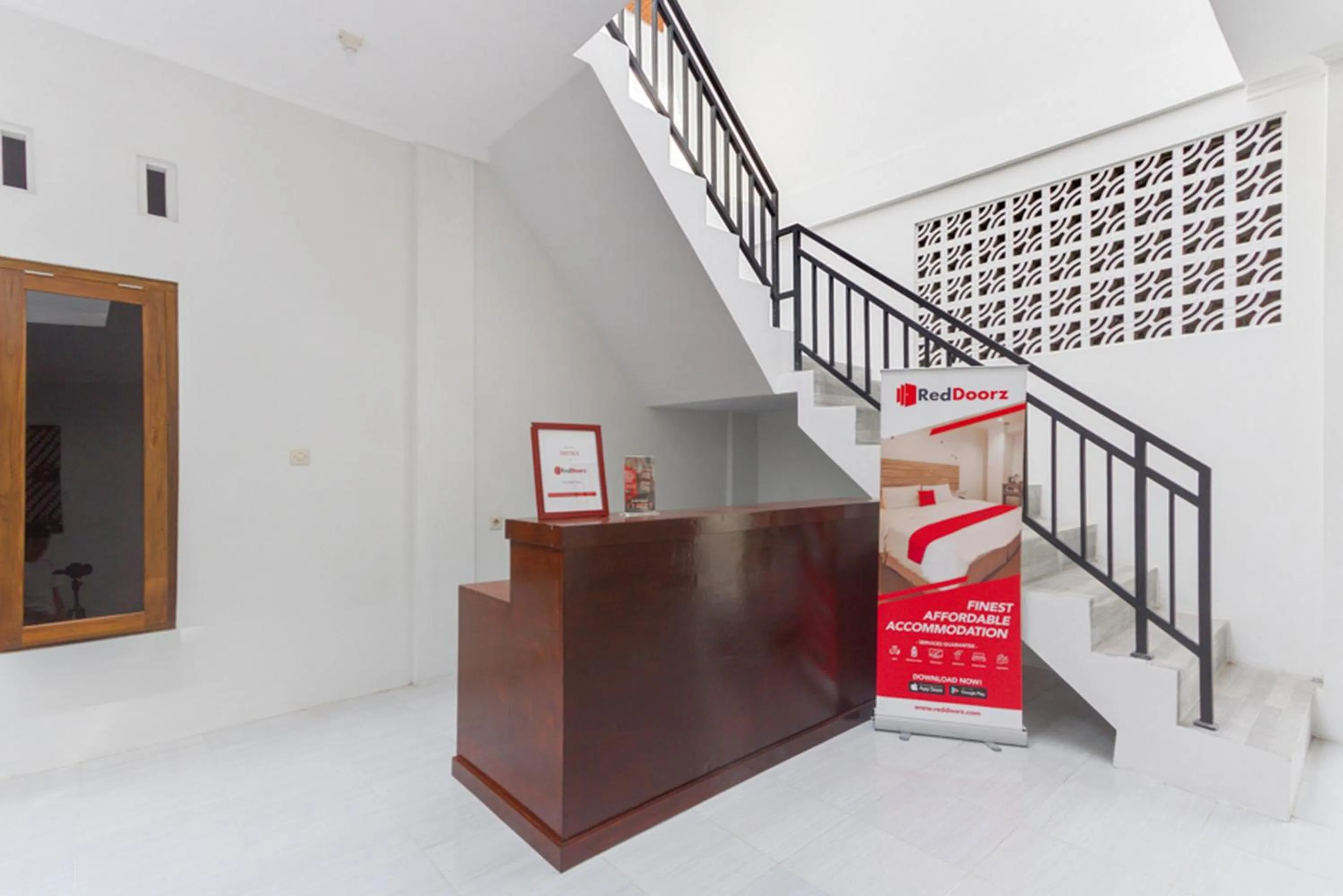 Lobby or reception in RedDoorz near Pascasarjana UGM 2