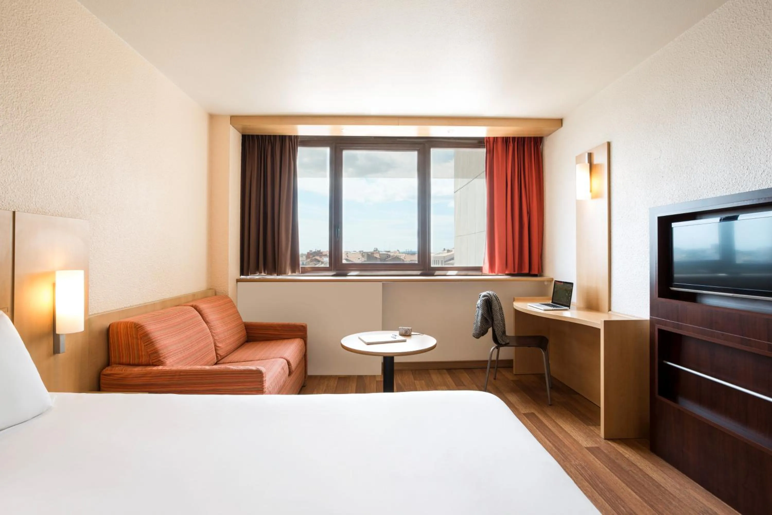 Bed in ibis Montpellier Centre Comedie