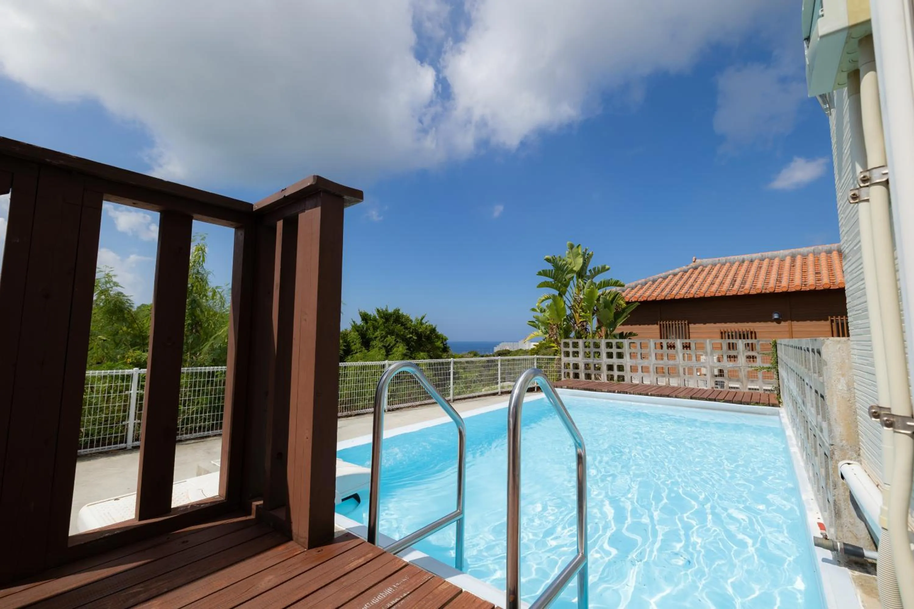 Swimming pool in Hanare AOZORA