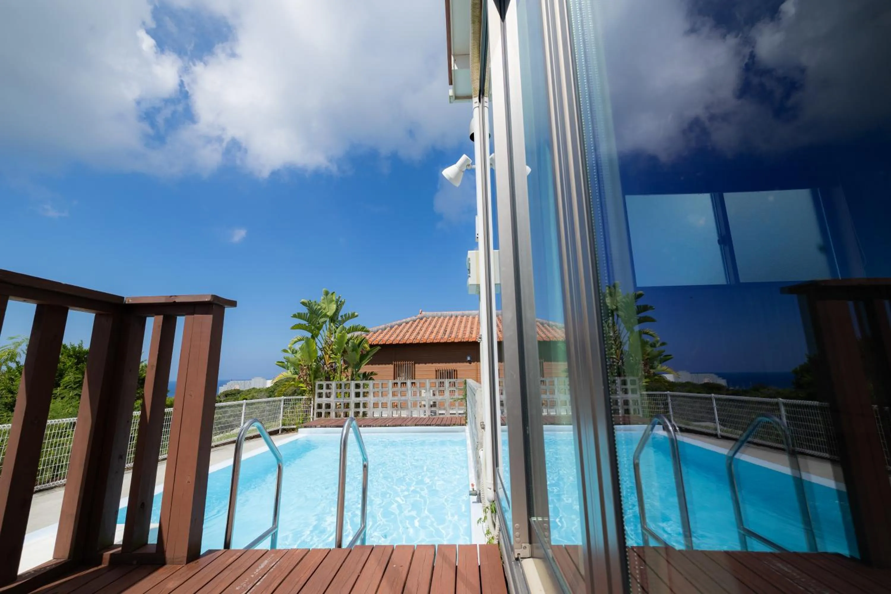 Swimming pool in Hanare AOZORA