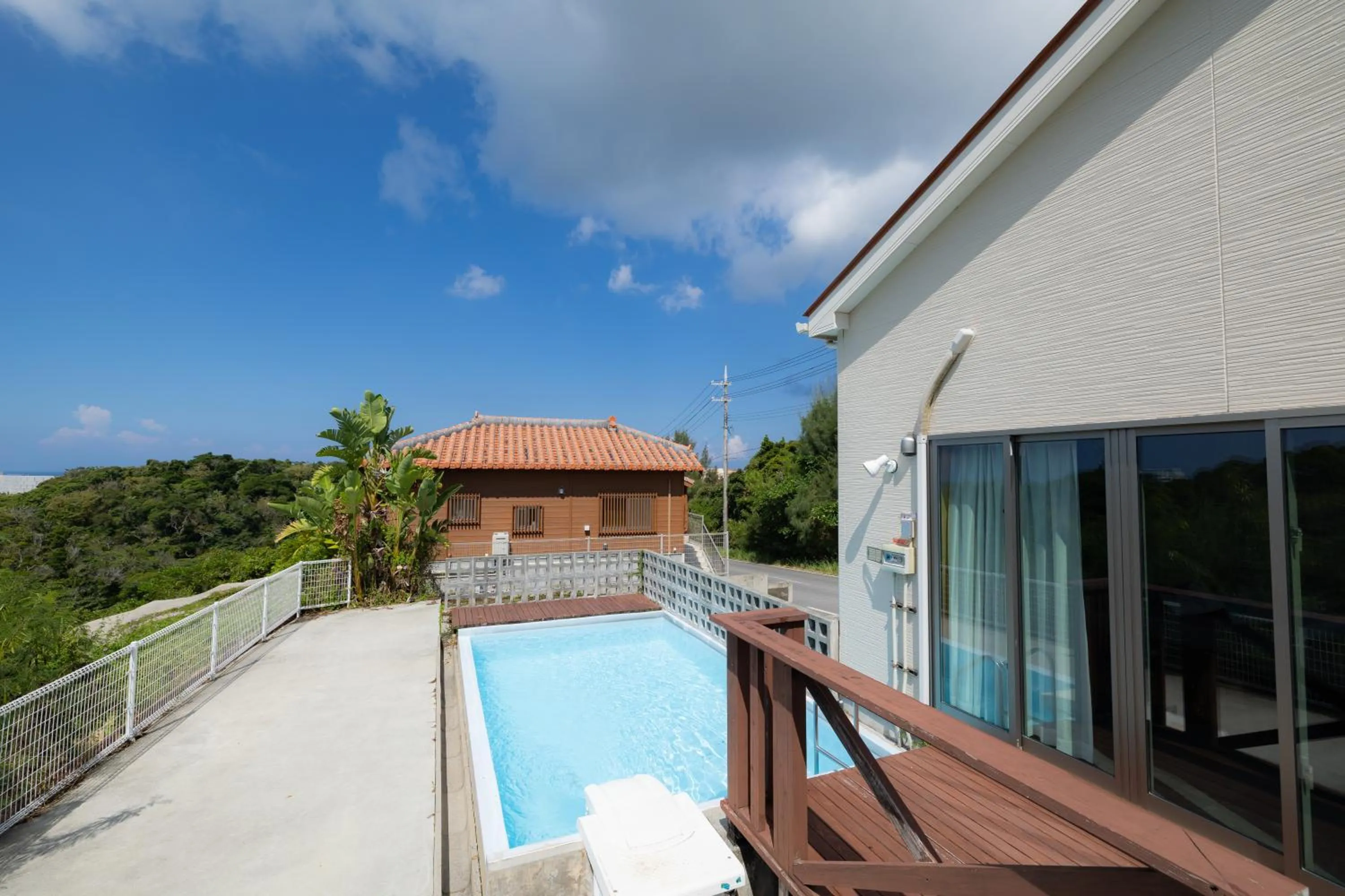 Swimming pool in Hanare AOZORA