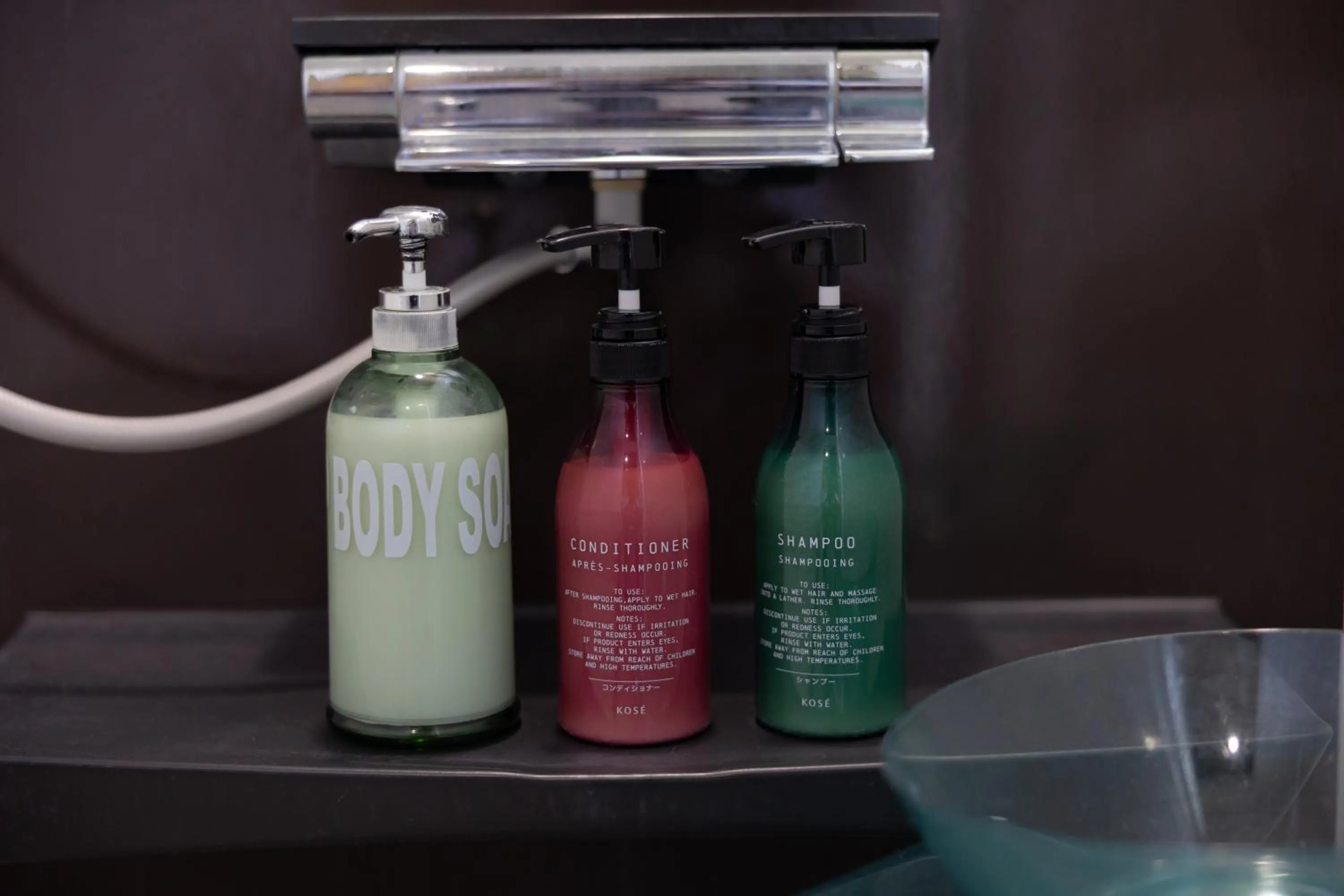 Shower in Hanare AOZORA