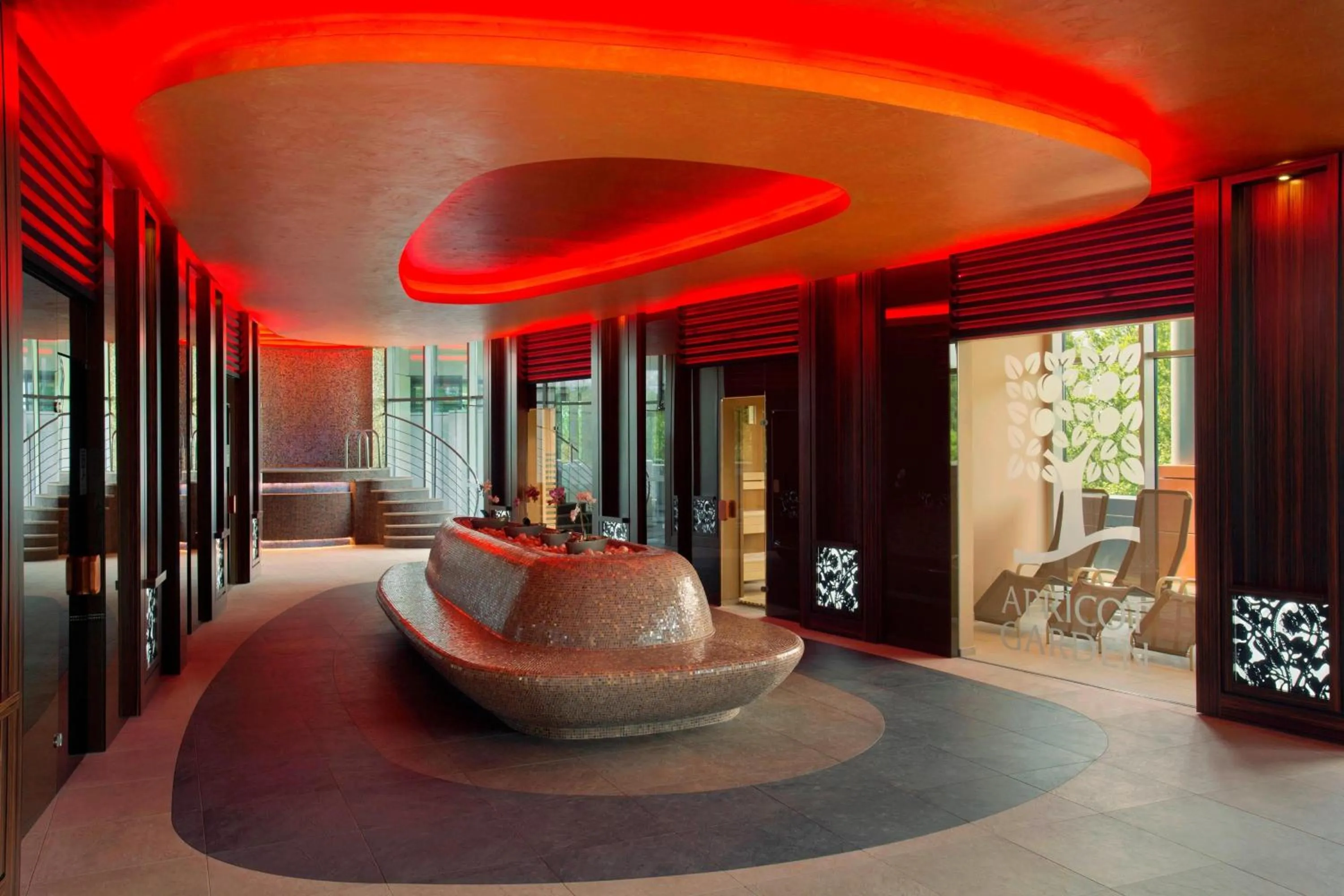 Swimming pool in Four Points by Sheraton Kecskemet Hotel and Conference Center