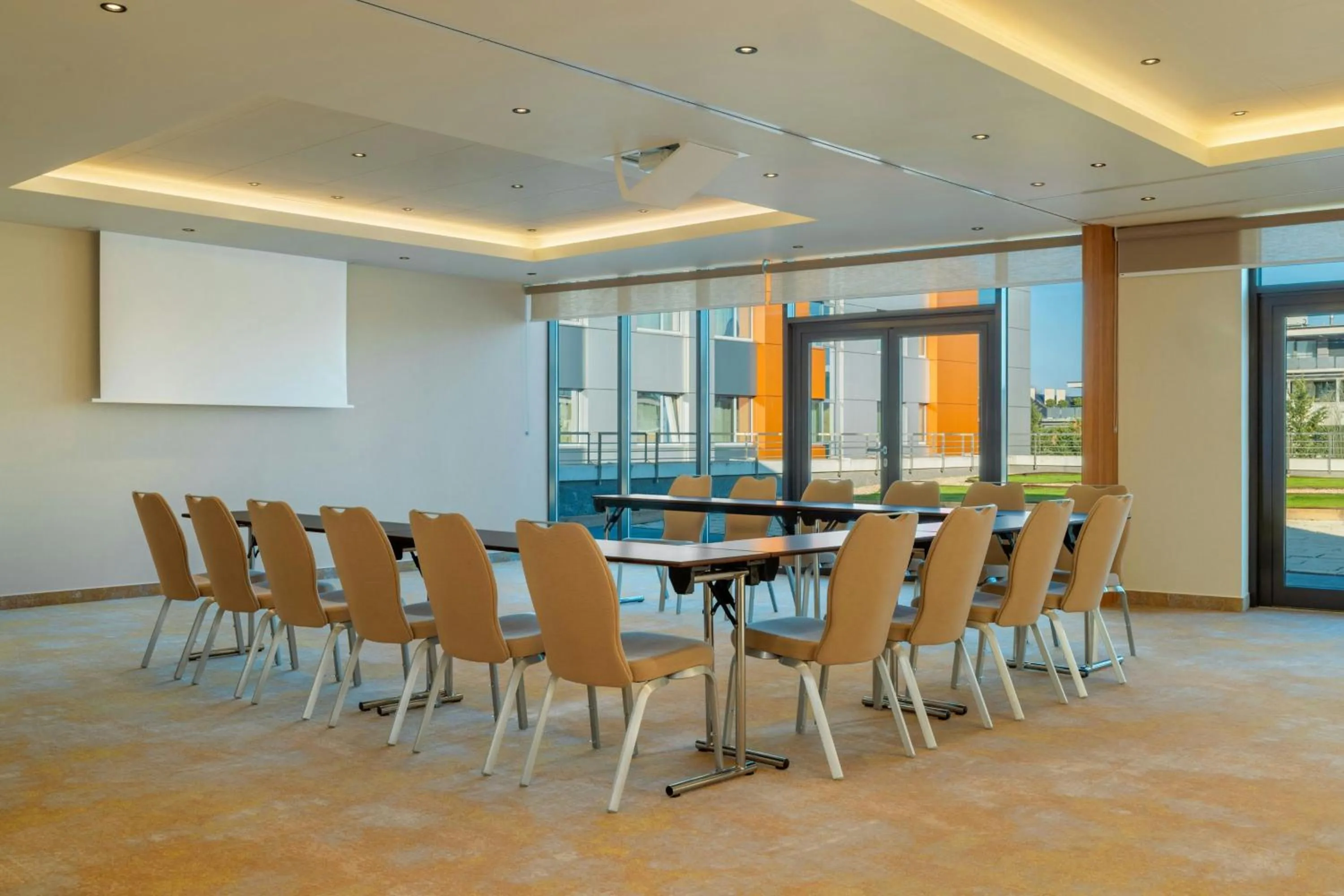 Meeting/conference room in Four Points by Sheraton Kecskemet Hotel and Conference Center