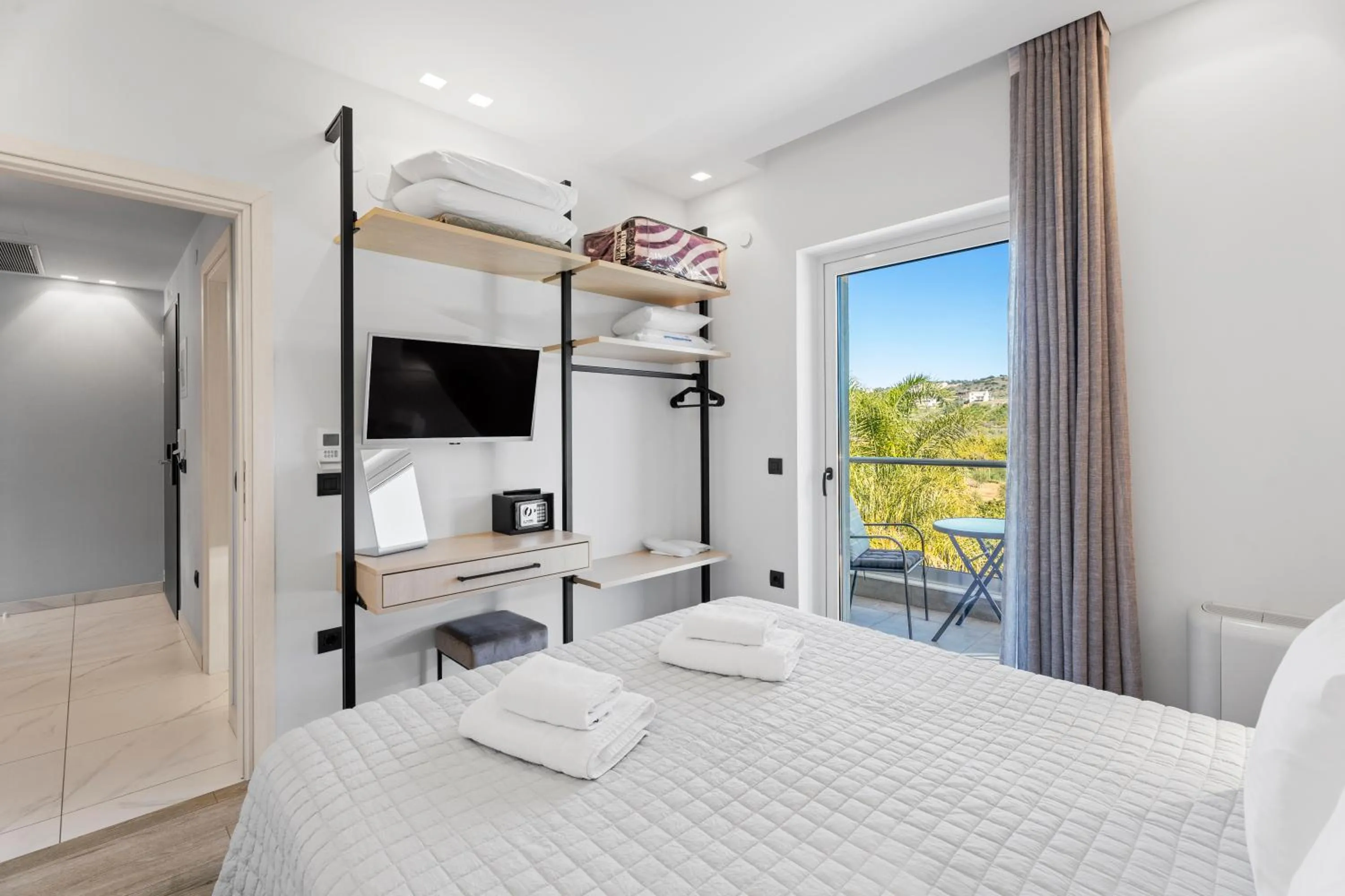 Bed in Frunze Luxury Apartments