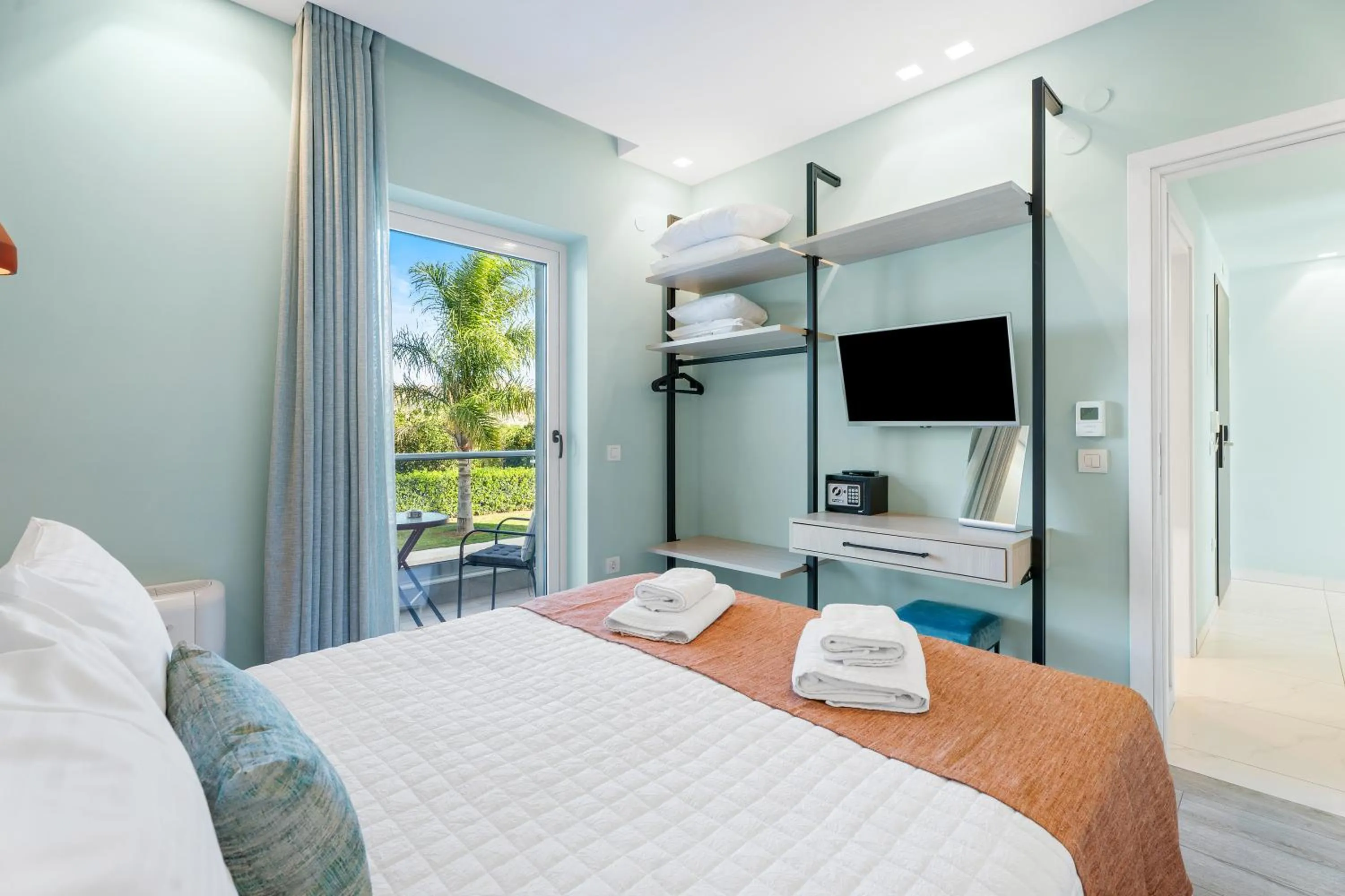 Bed in Frunze Luxury Apartments