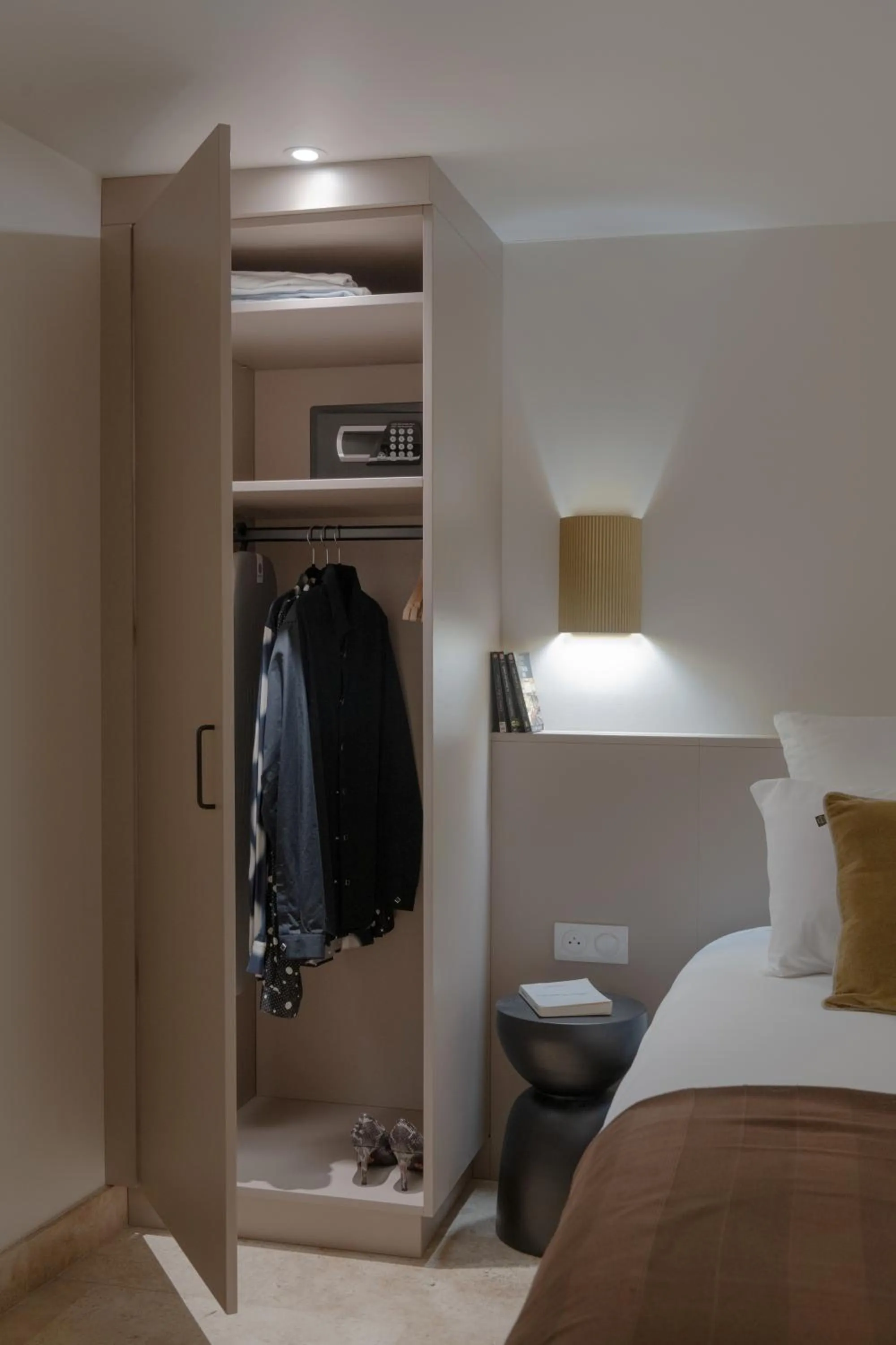 Bed in MiHotel Le Gourguillon