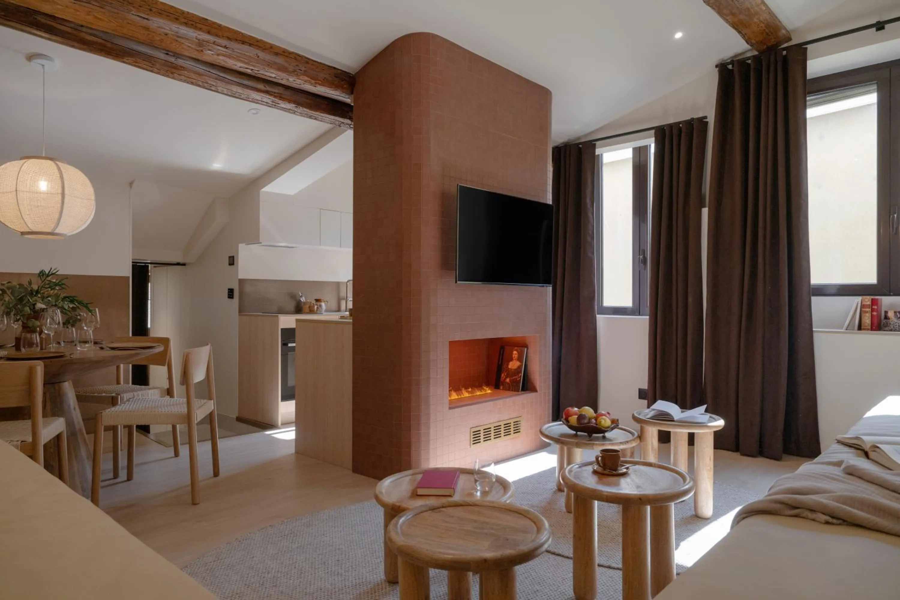 TV and multimedia in MiHotel Le Gourguillon