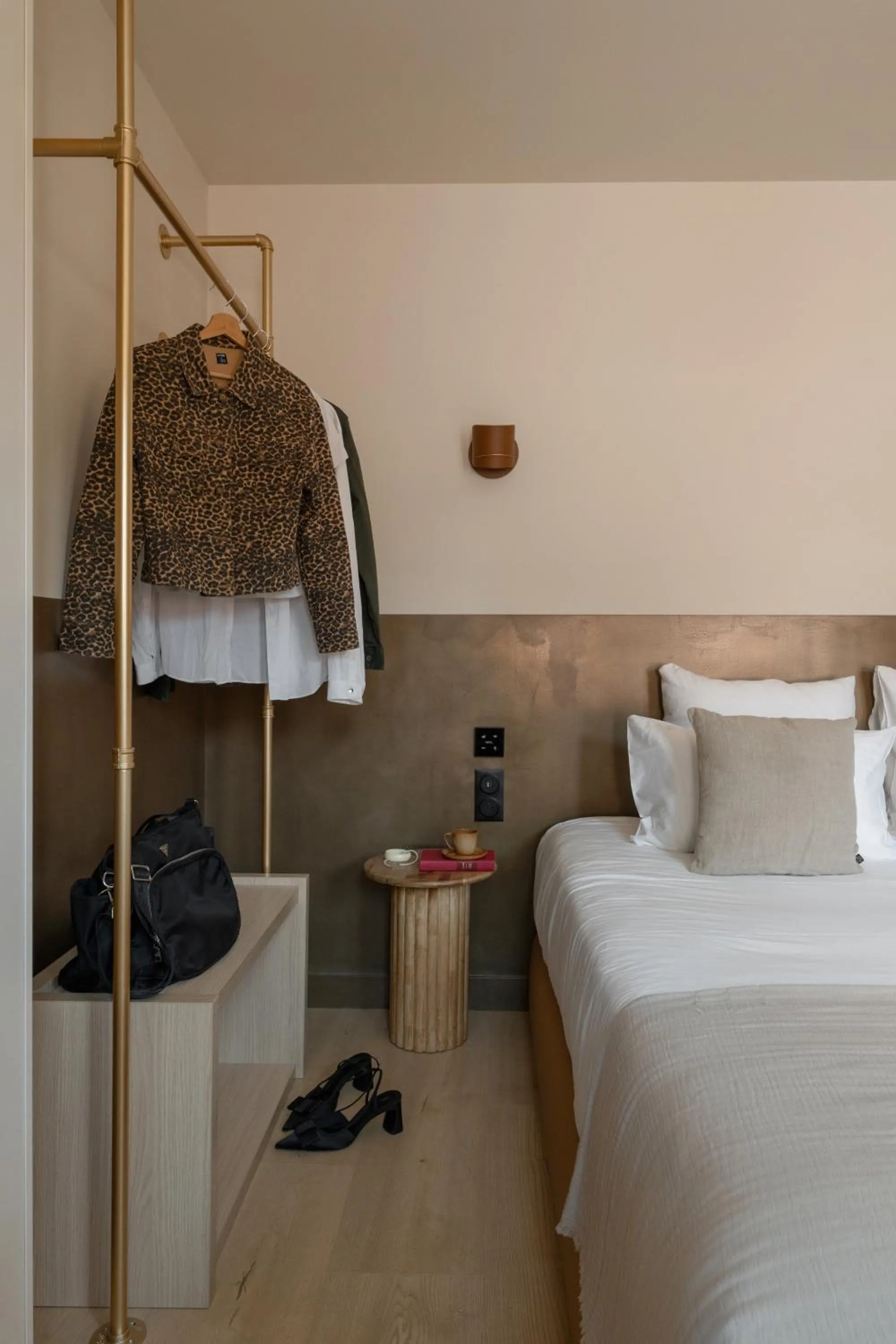 Photo of the whole room, Bed in MiHotel Le Gourguillon