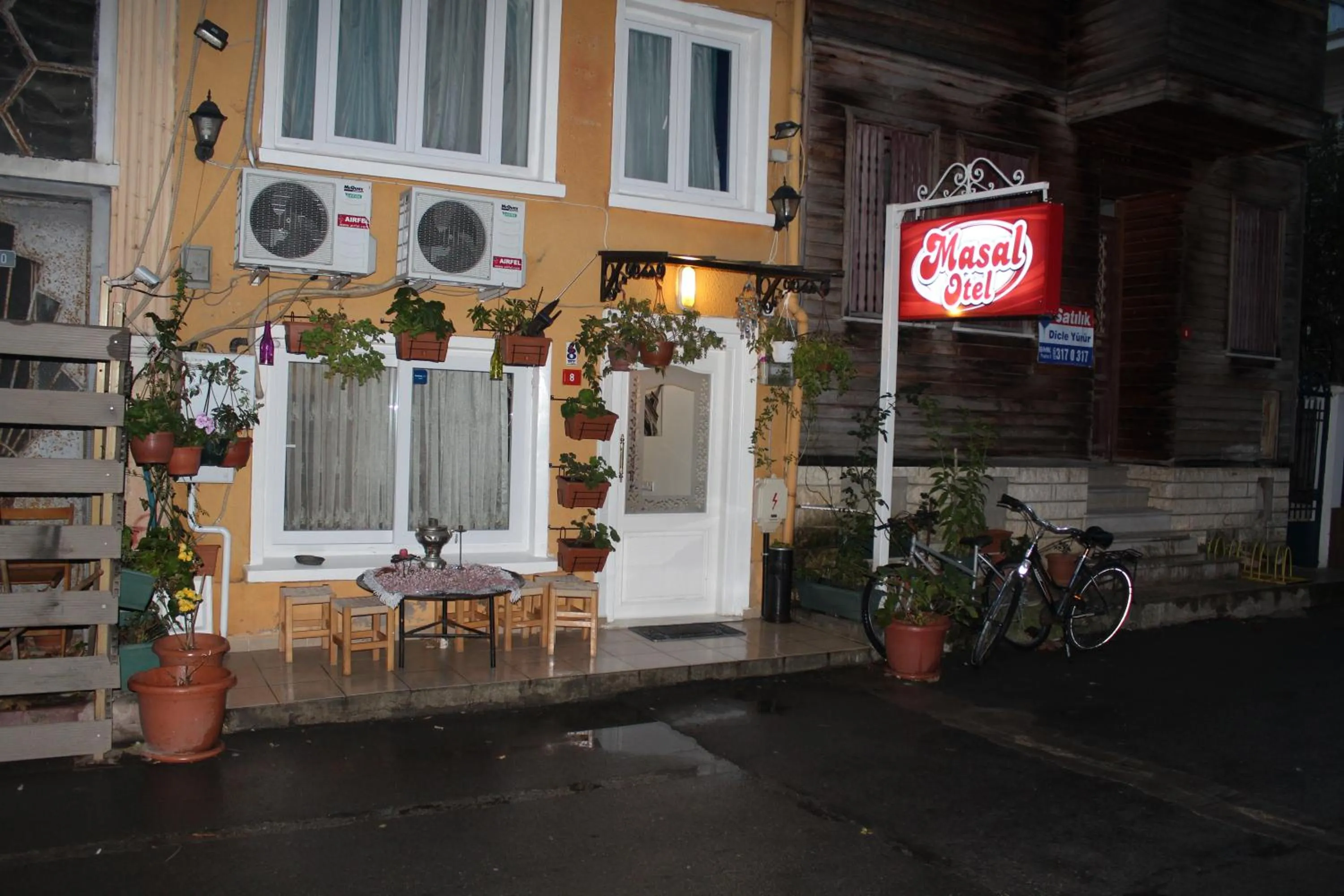 Facade/entrance in Masal Hotel