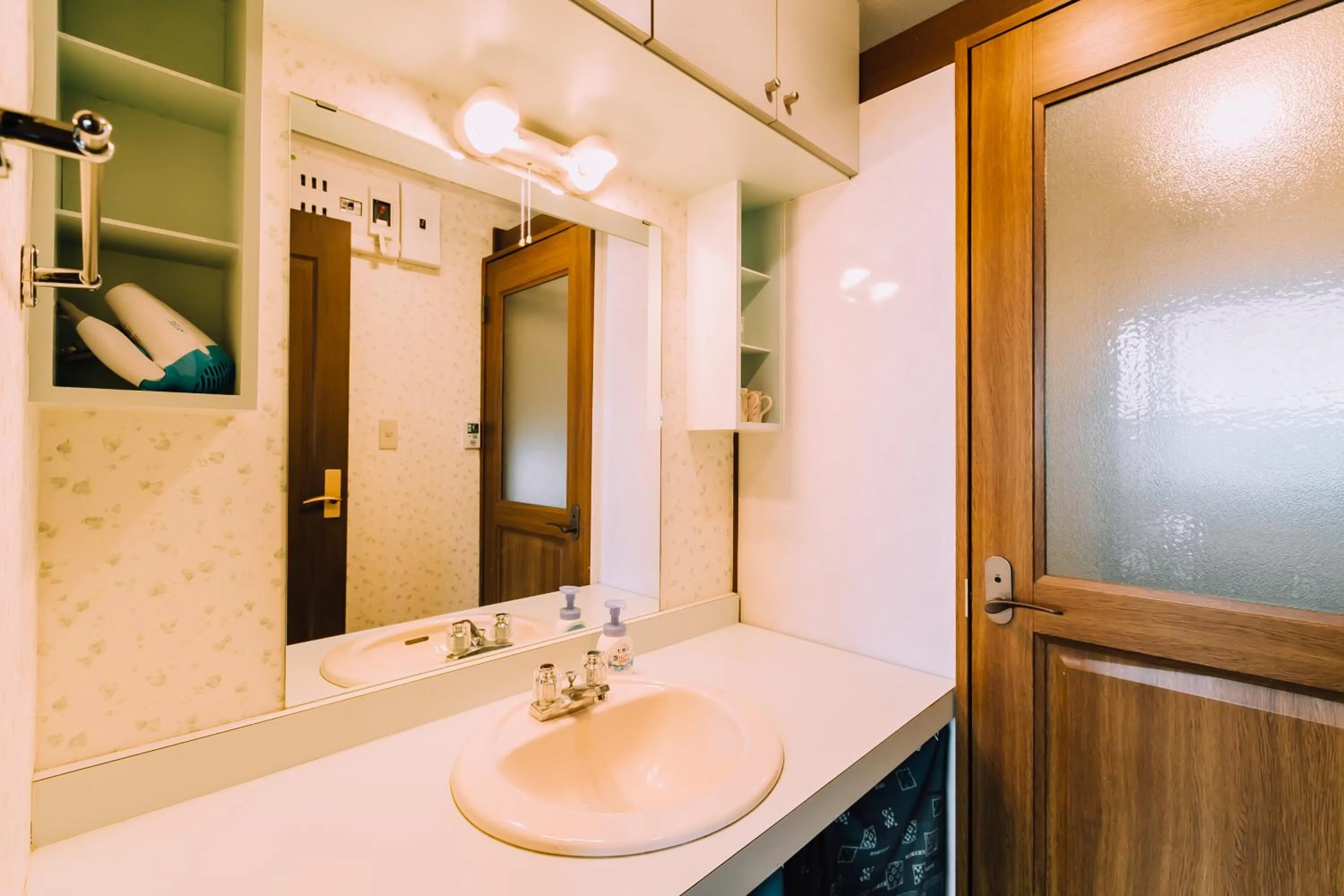 Bathroom in LAKE TOYA Great view log cabin