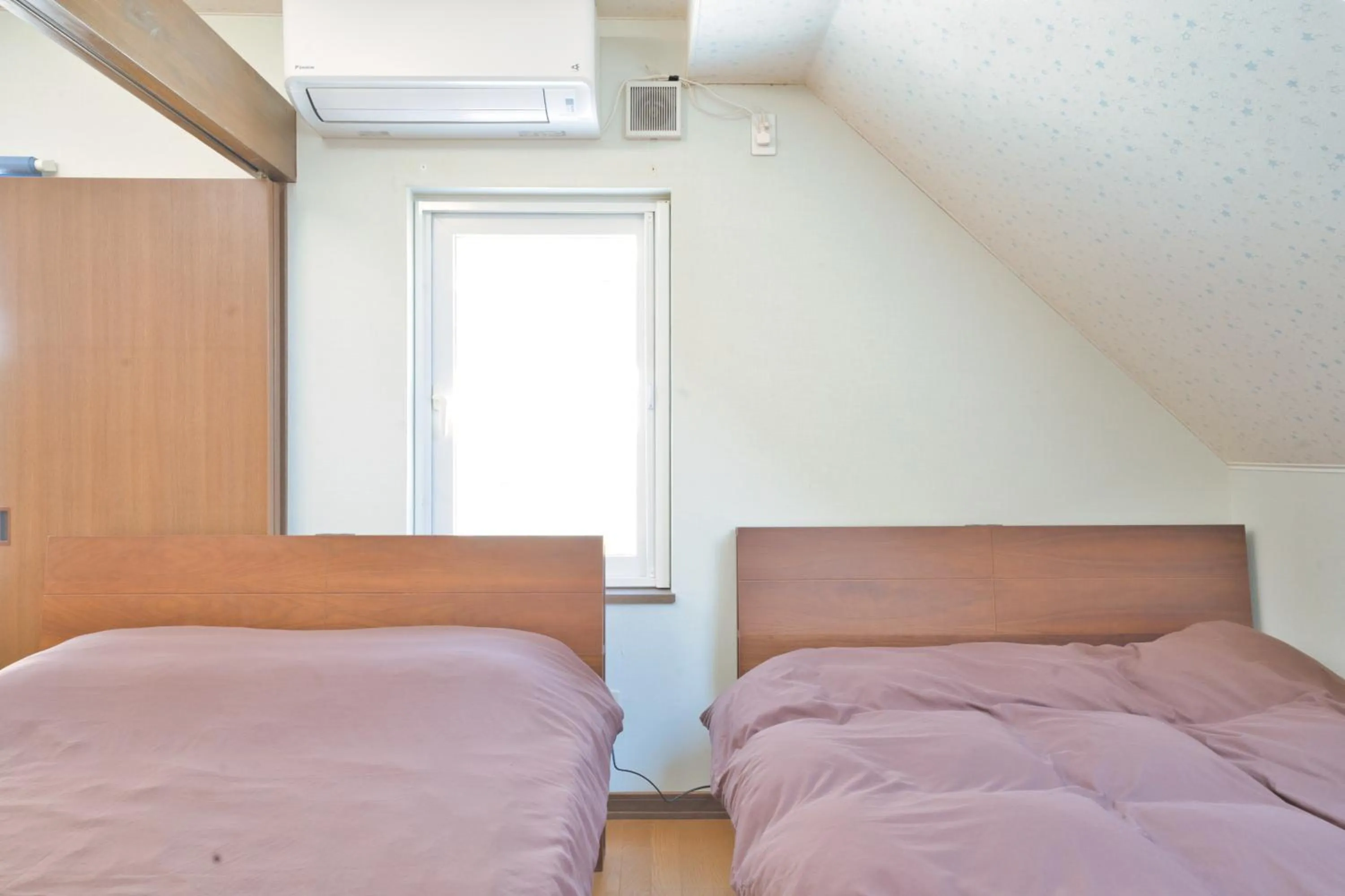 Bedroom, Bed in LAKE TOYA Great view log cabin