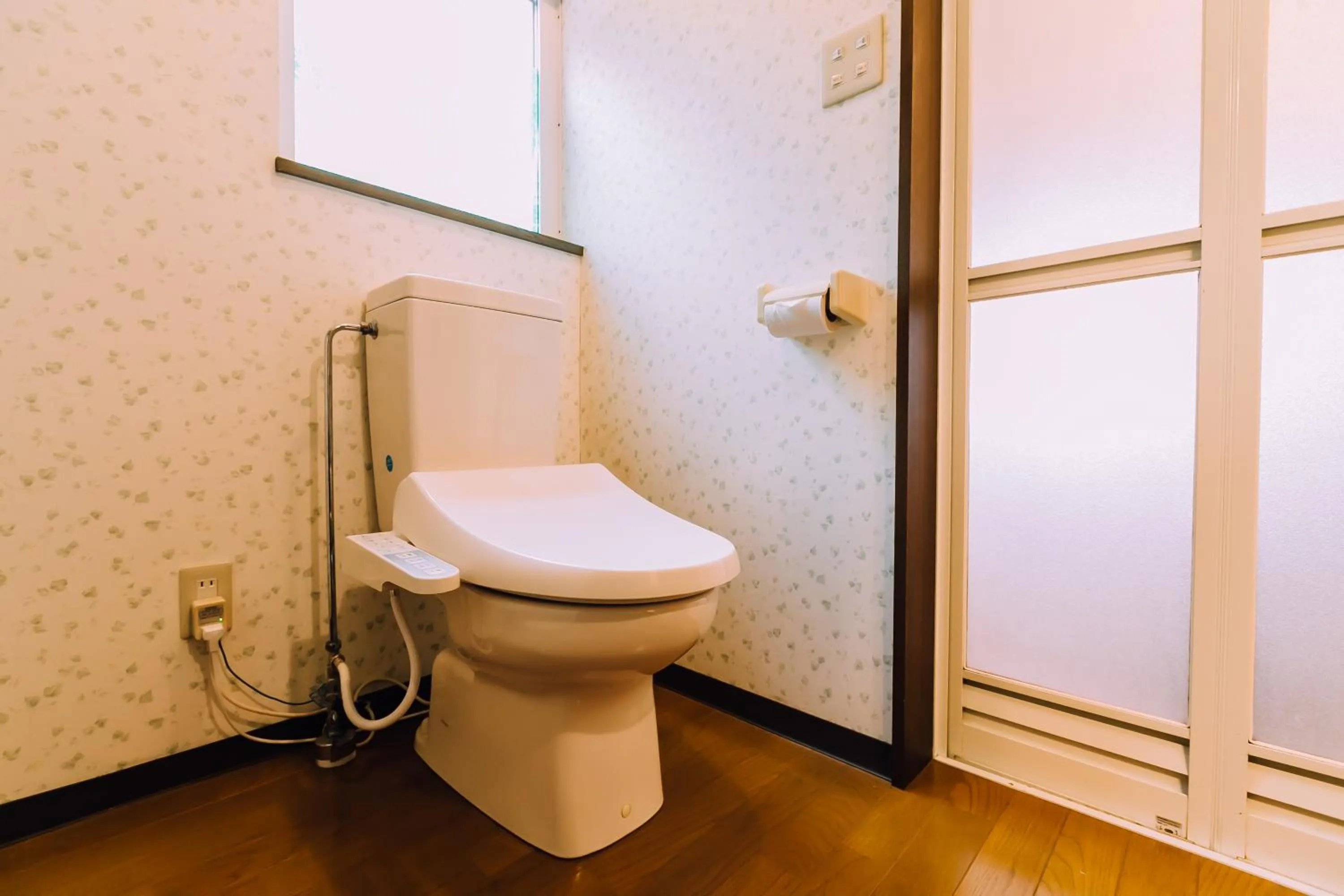 Toilet in LAKE TOYA Great view log cabin