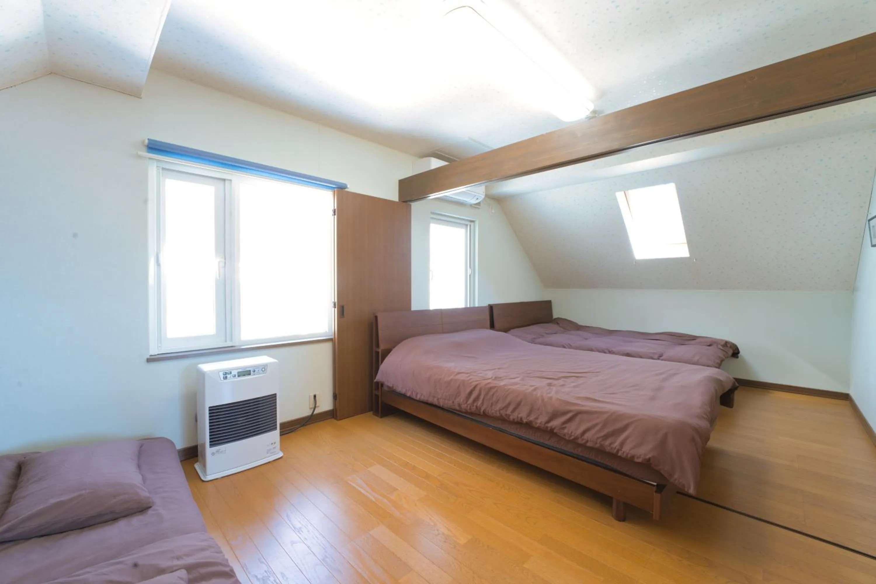 Bedroom, Bed in LAKE TOYA Great view log cabin