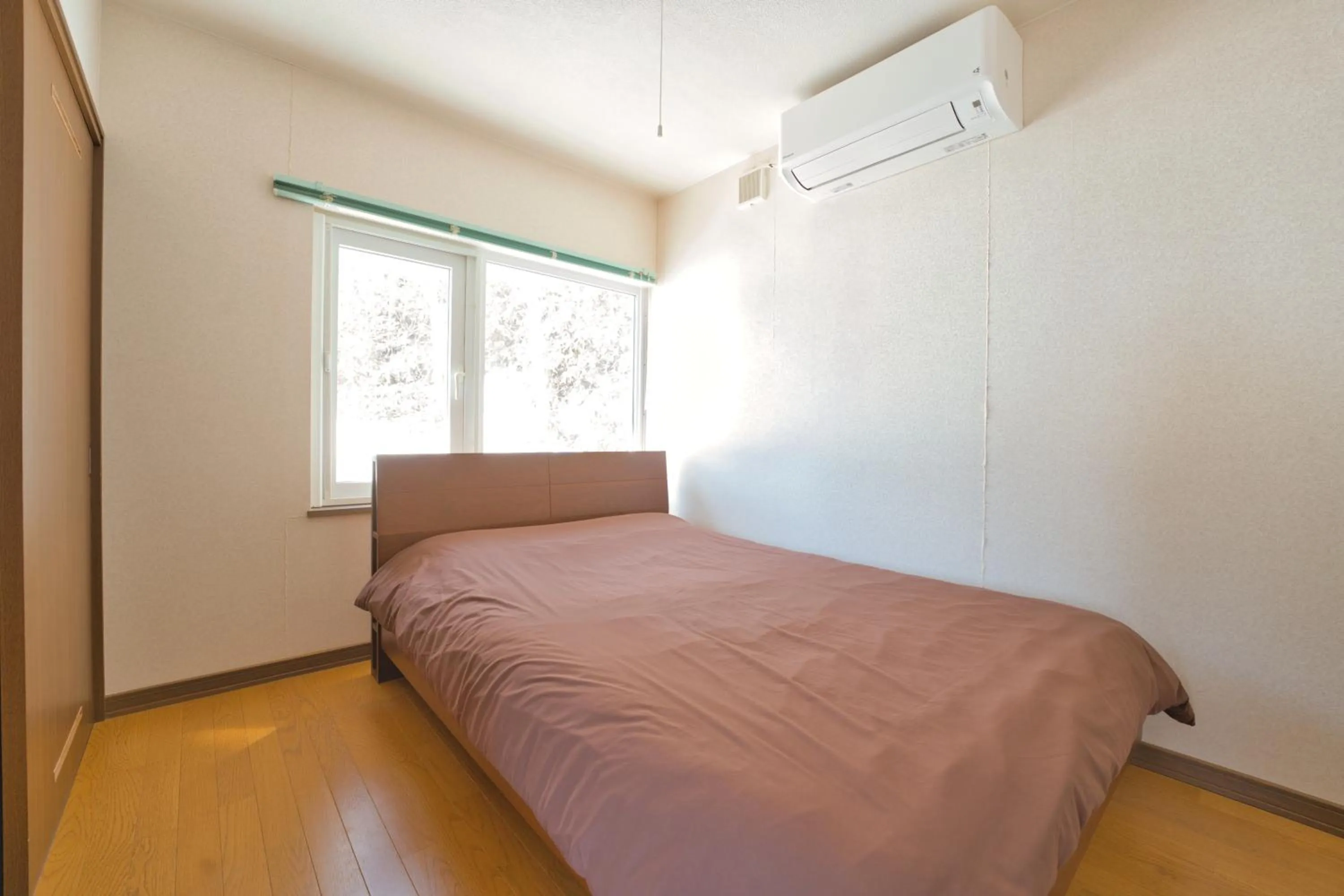 Bedroom, Bed in LAKE TOYA Great view log cabin
