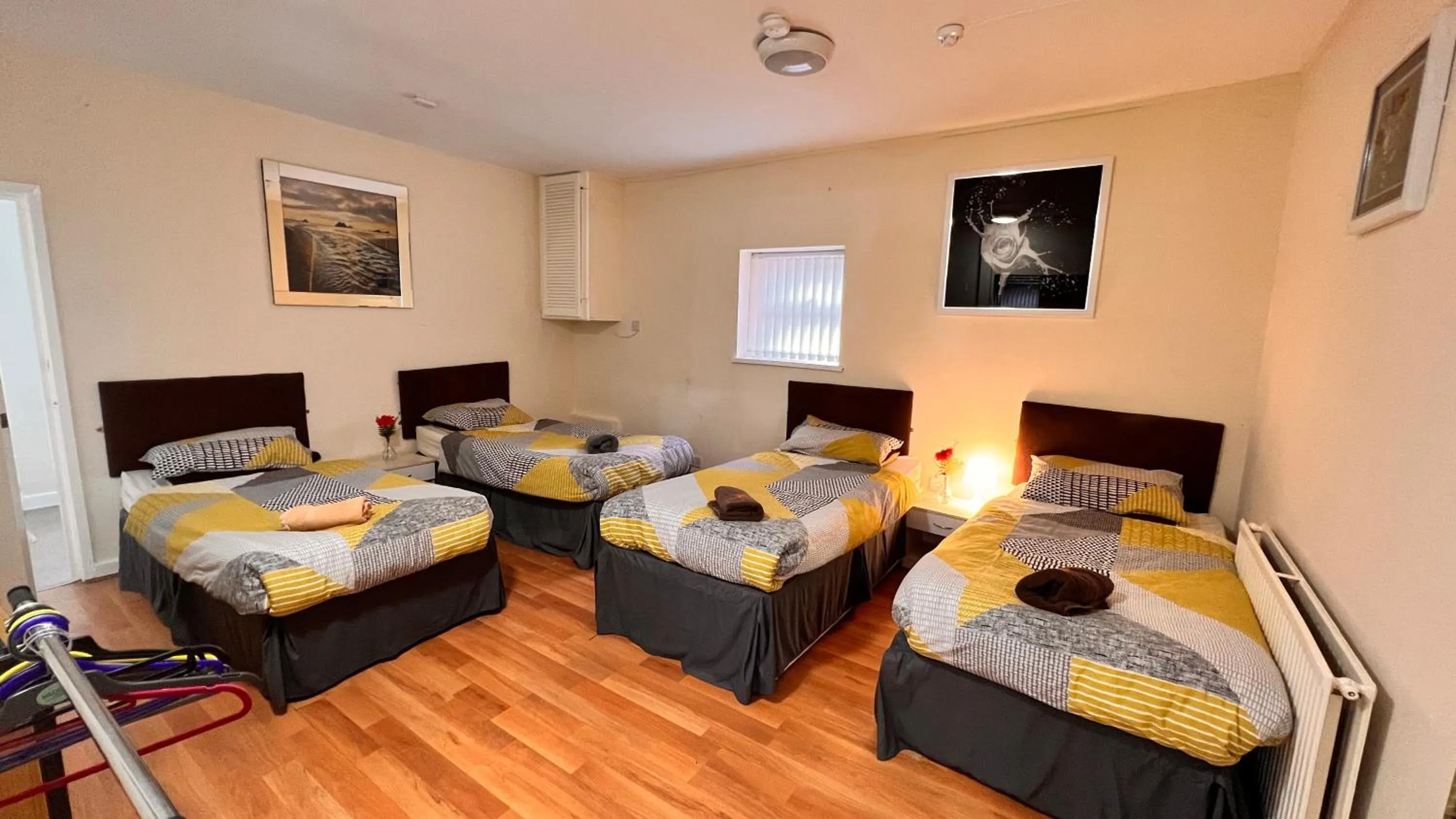 Photo of the whole room, Bed in Castle Lodge Guest House 86-88 Sheil Rd L6 3AF