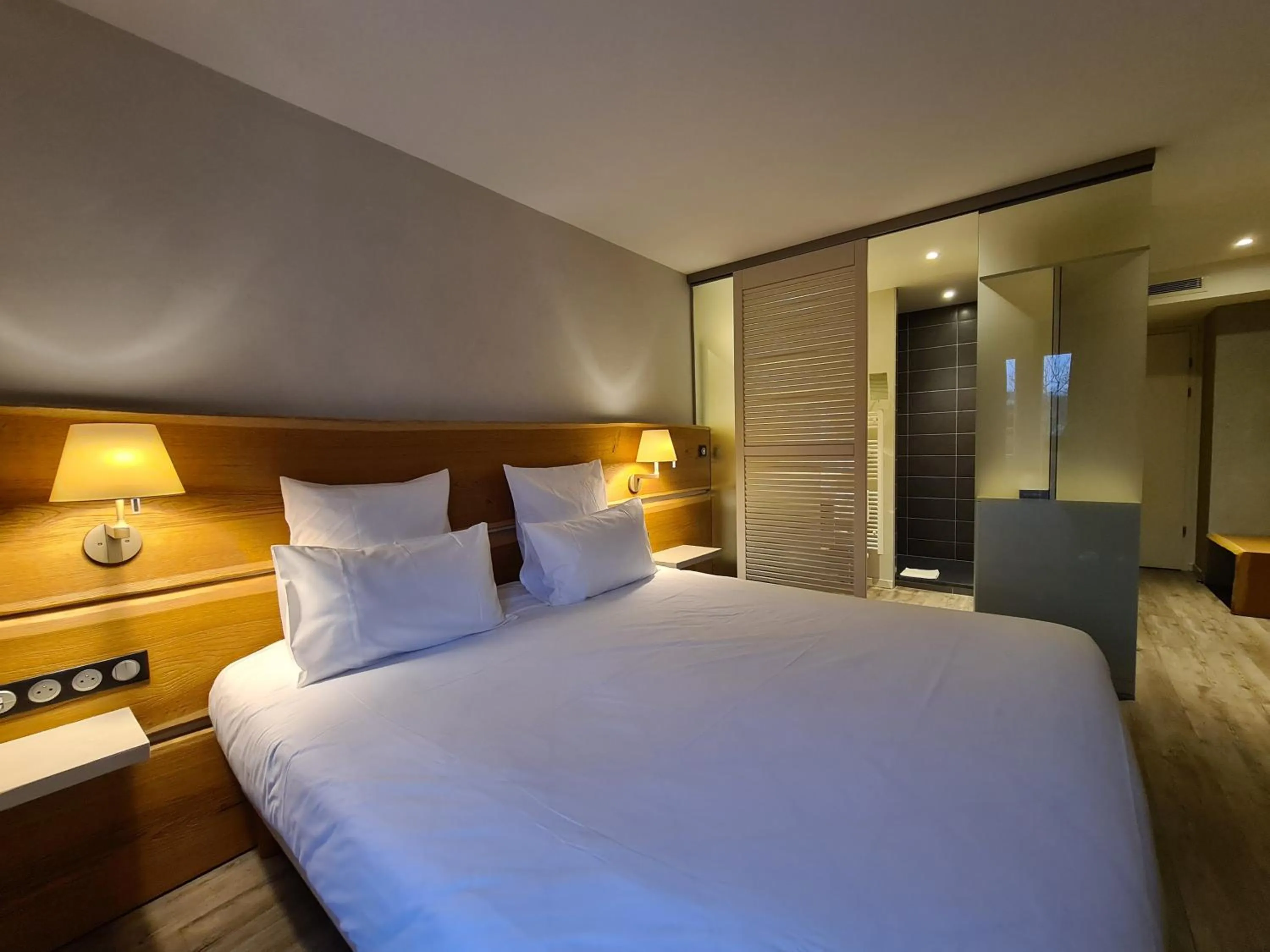 Photo of the whole room, Bed in Maison Jenny Hotel Restaurant & Spa