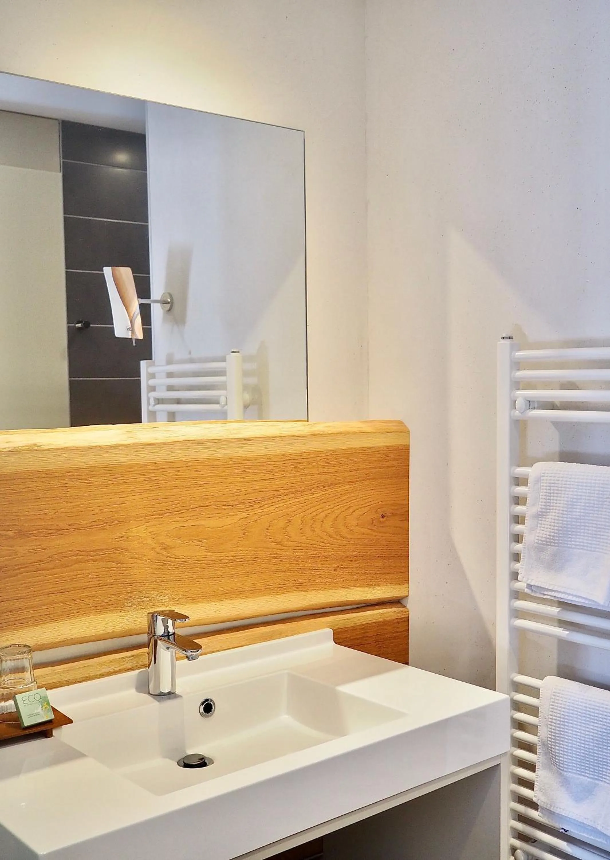 Bathroom, Bed in Maison Jenny Hotel Restaurant & Spa