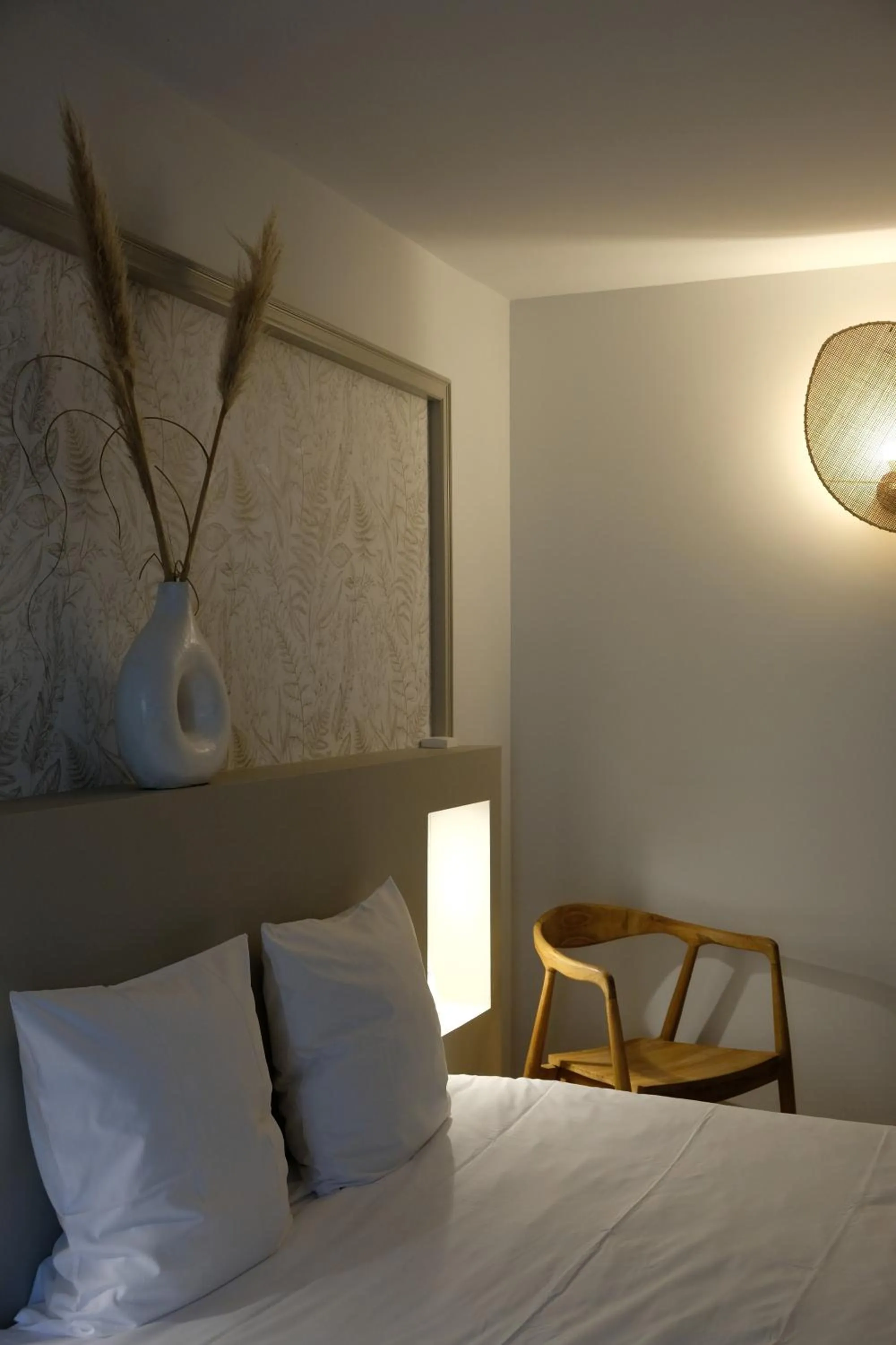 Bed in Maison Jenny Hotel Restaurant & Spa