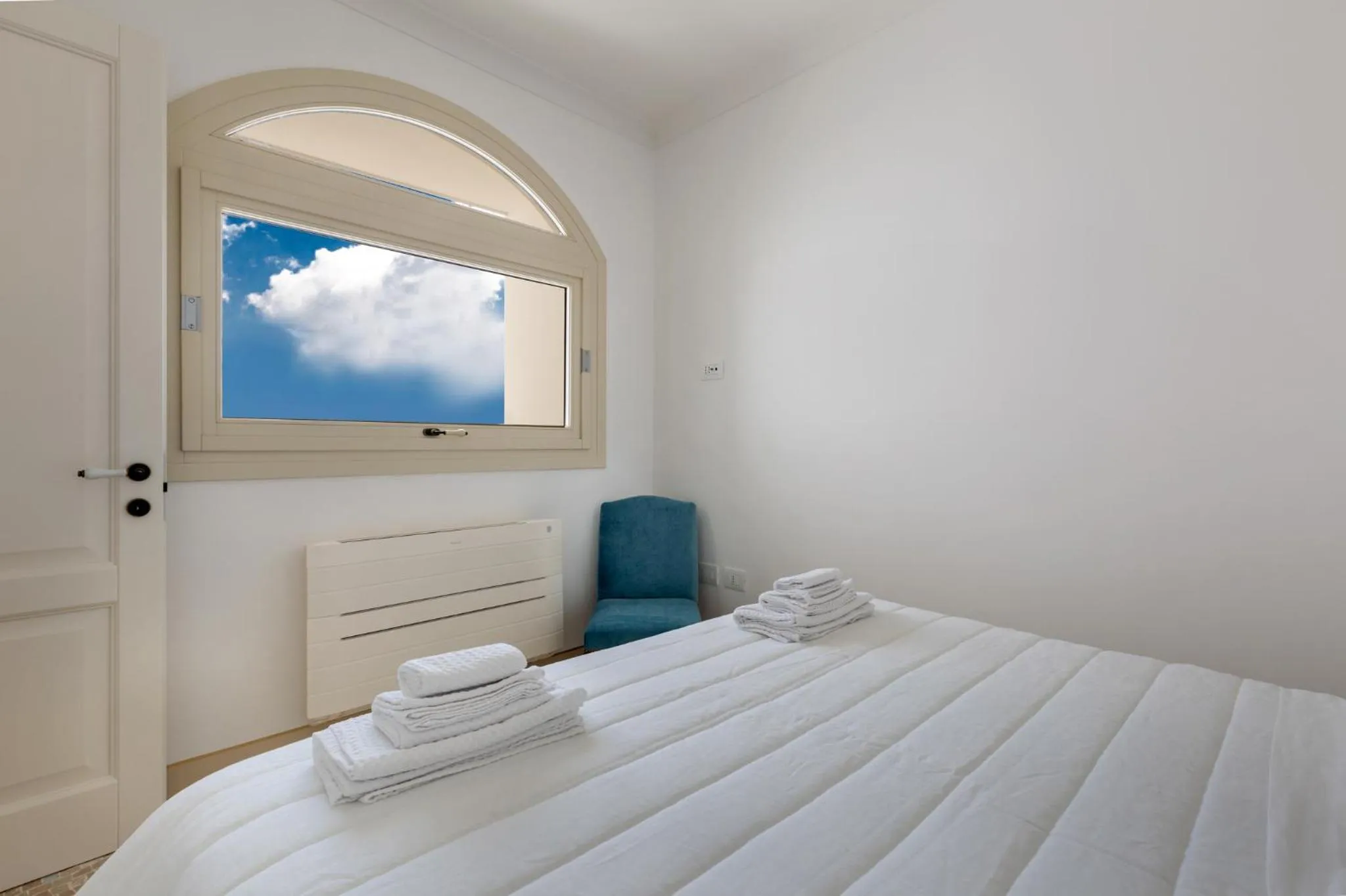 View (from property/room), Bed in Relais Carlo Alberto