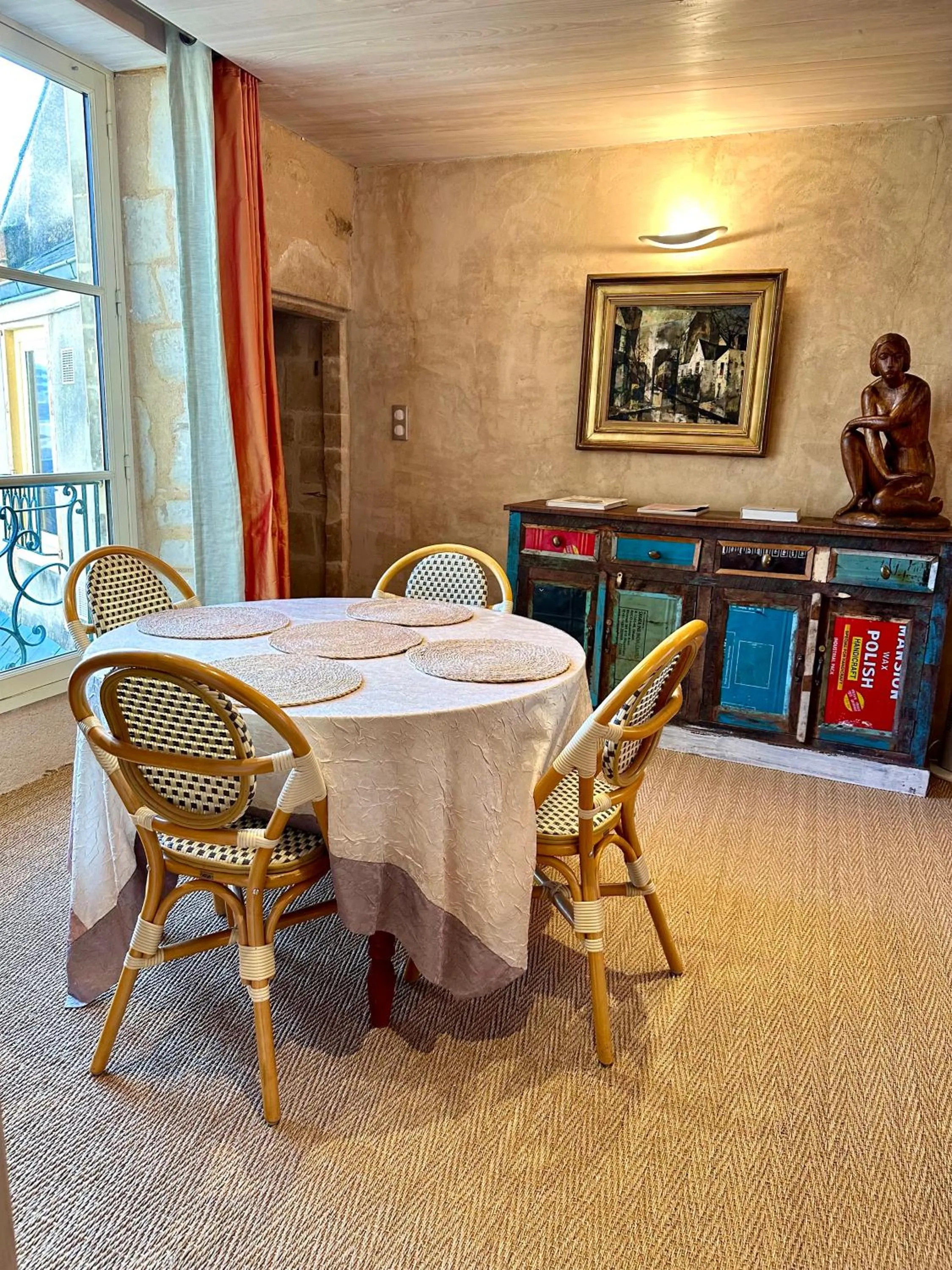 Dining area in Logis Saint-Flaceau