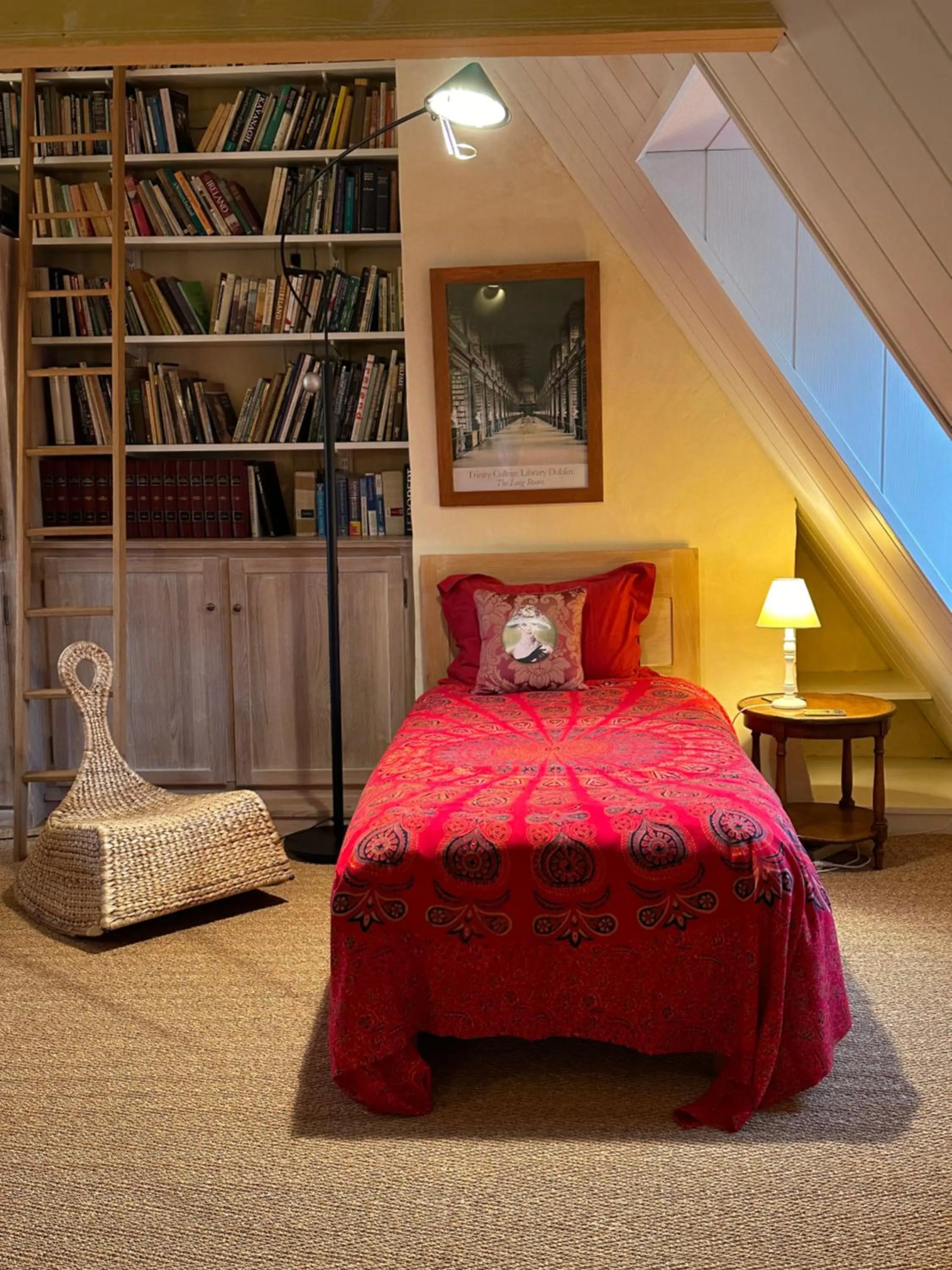 Bed in Logis Saint-Flaceau