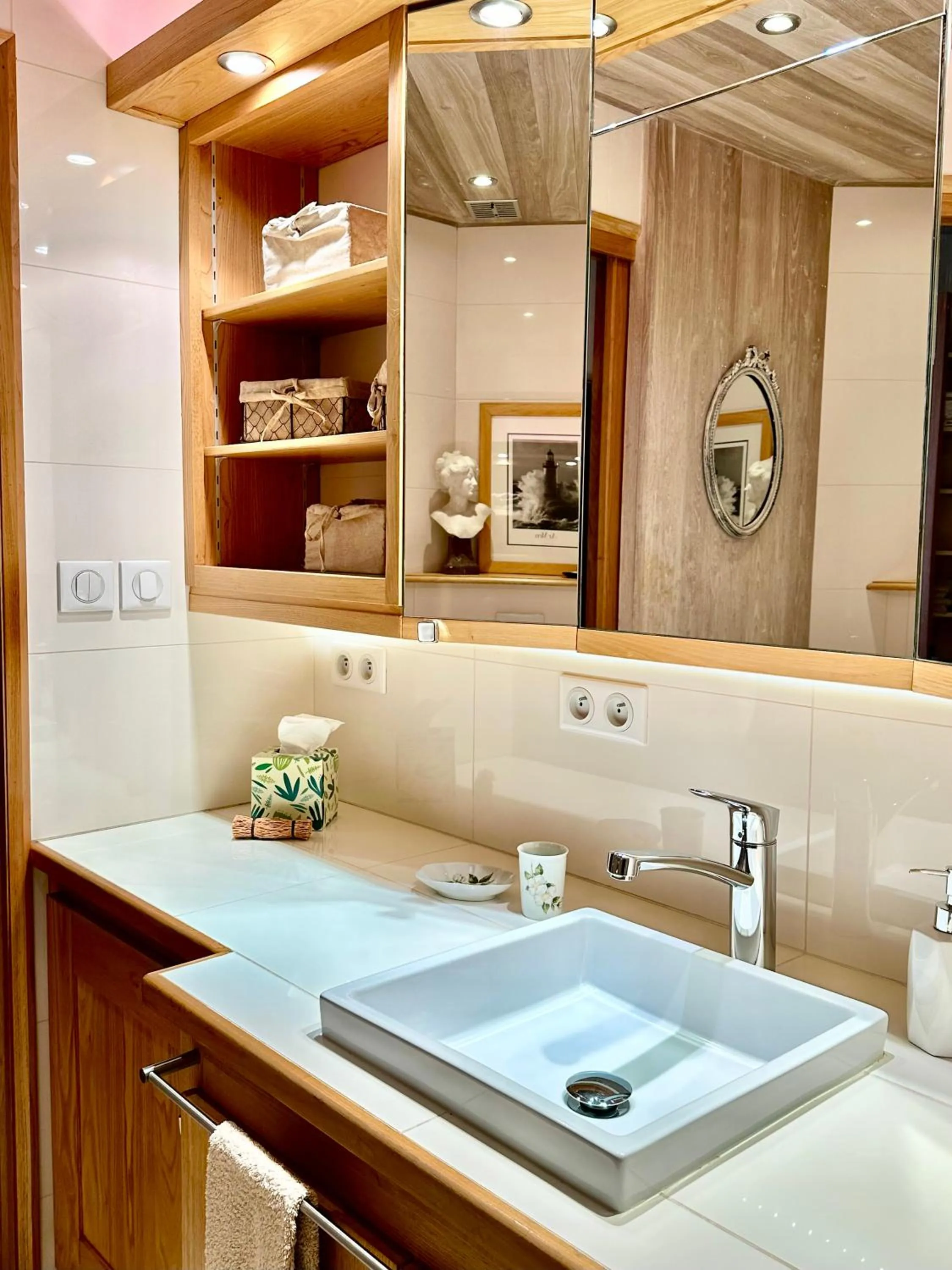 Bathroom in Logis Saint-Flaceau