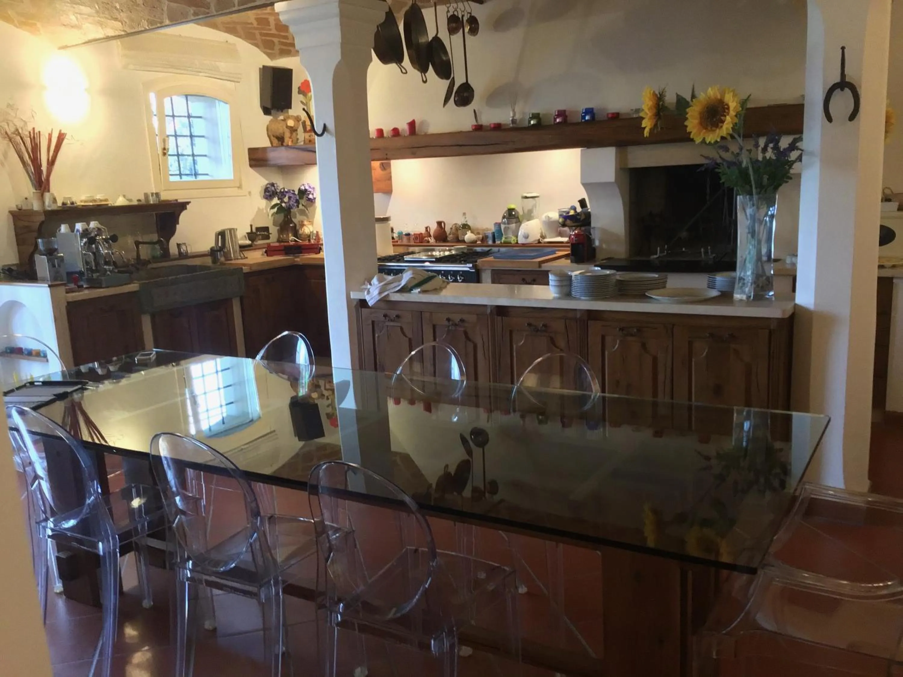 Restaurant/places to eat in Villa Matildis