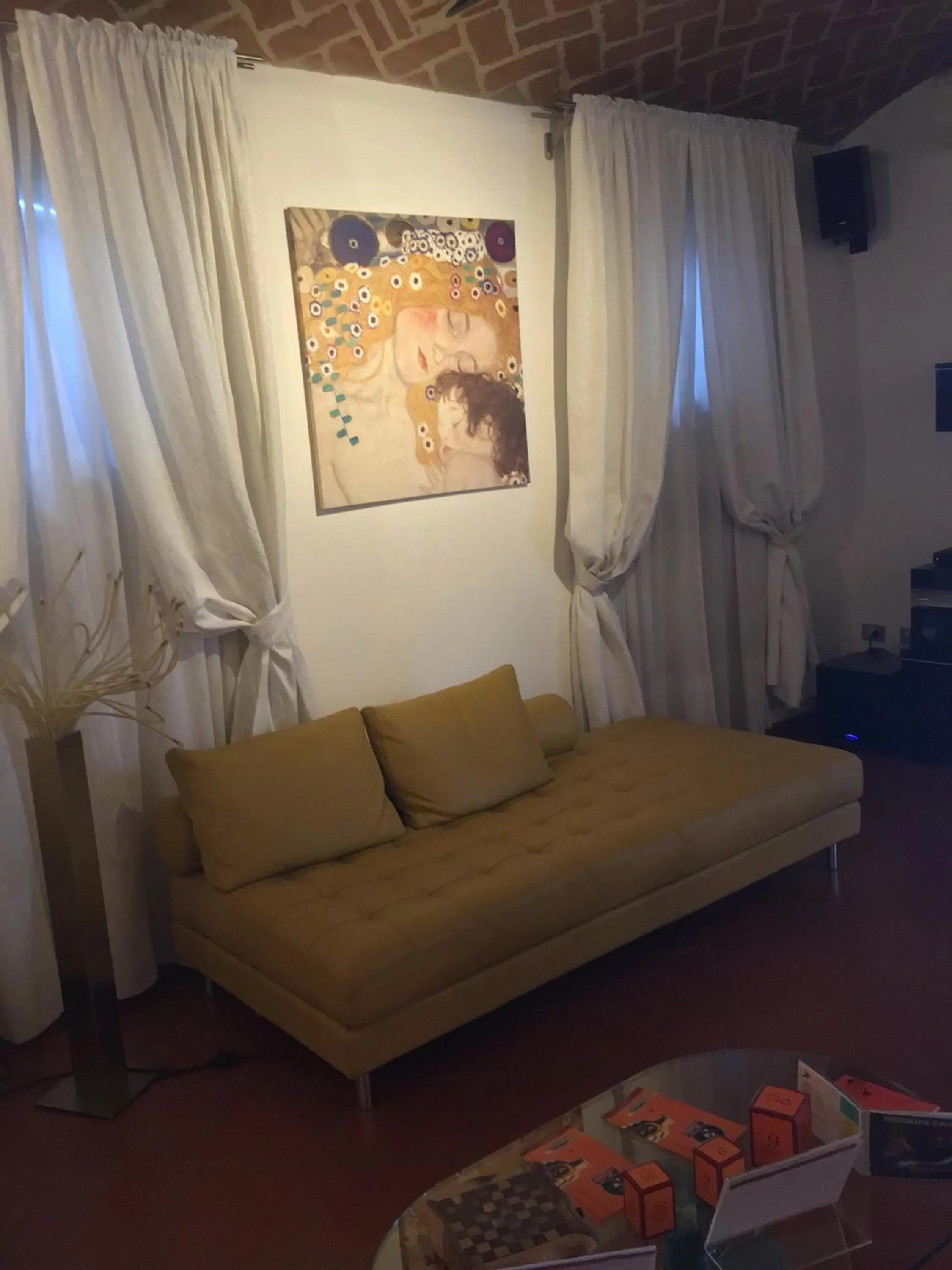 Communal lounge/ TV room in Villa Matildis