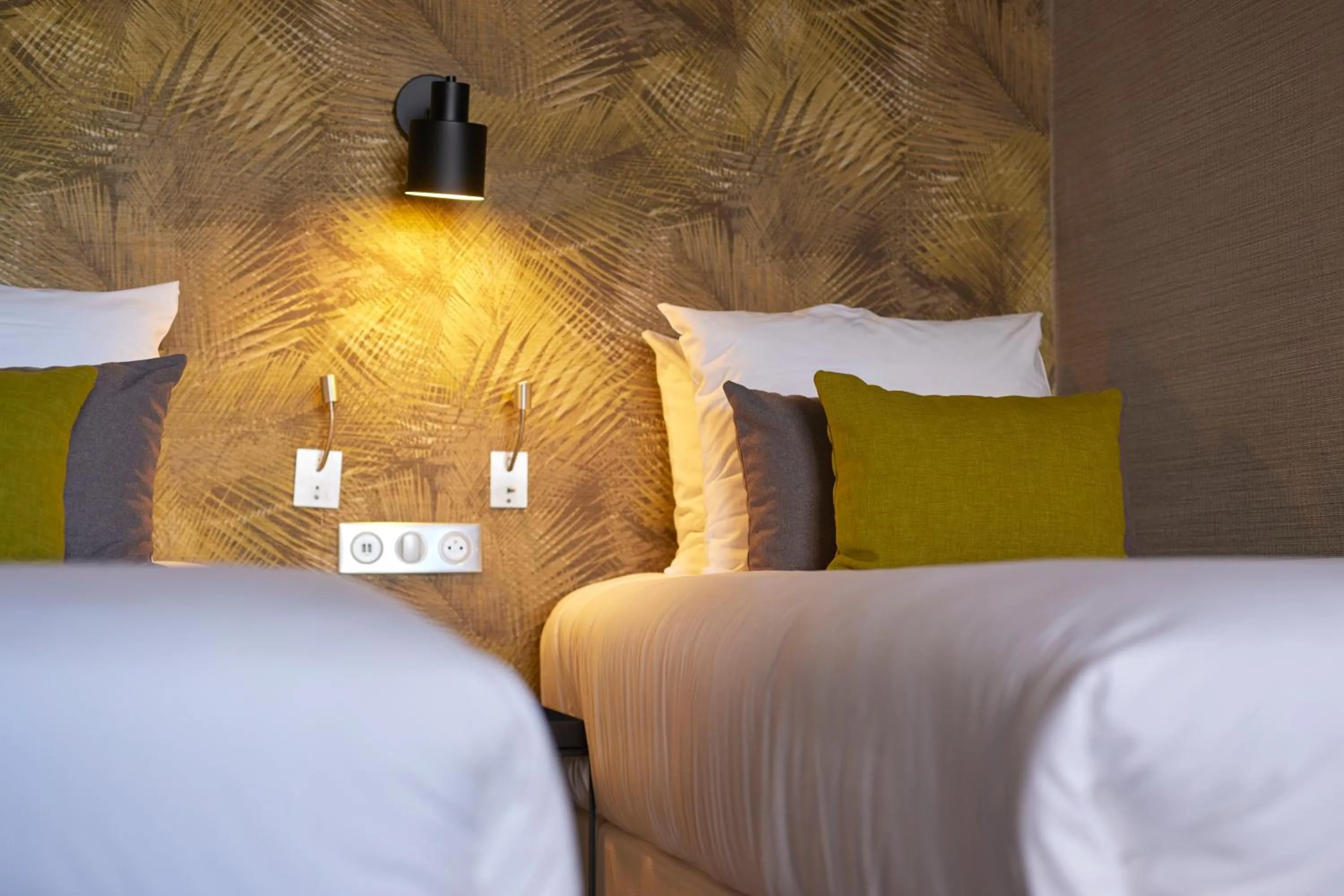 Bedroom, Bed in Van der Valk Hotel Saint-Aygulf